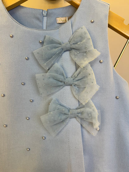 Salopete Infantil Sarja Pérolas Lacinhos e Barra Tule Azul Céu - Petit Cherie