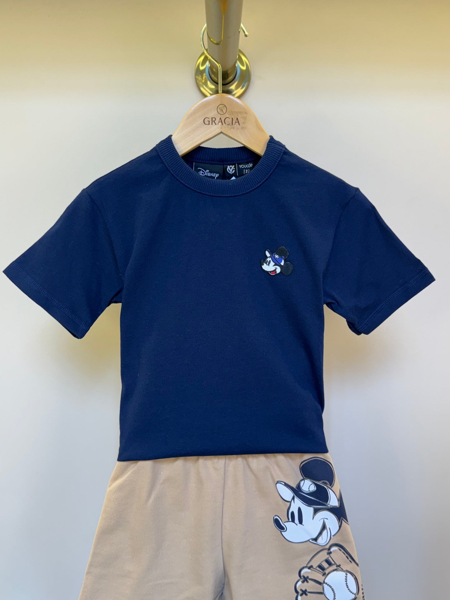 Conjunto Infantil Camiseta Marinho Mickey e Bermuda Bege - Youccie