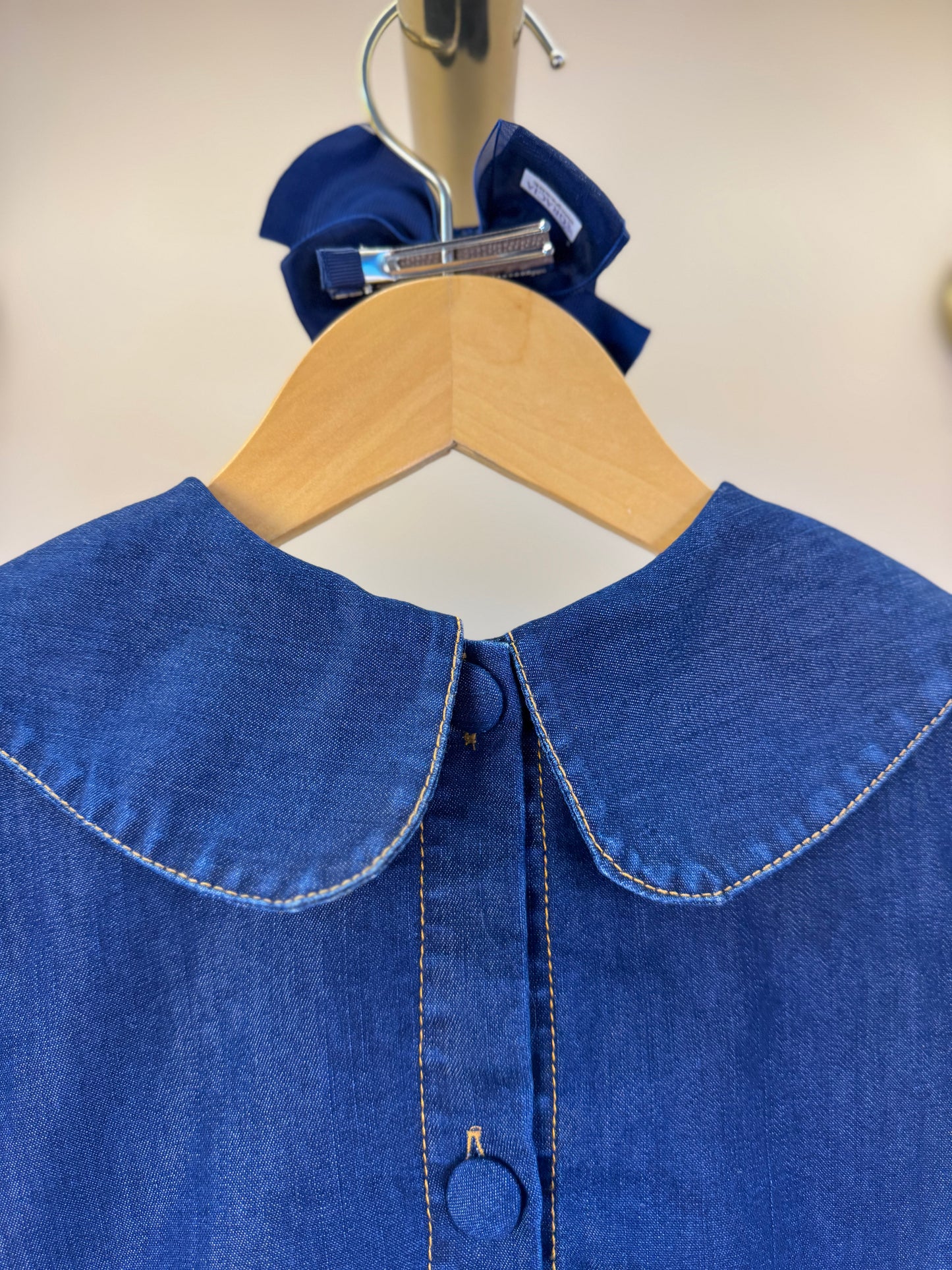 Conjunto Infantil Blusa Jeans Bordada Flores e Short Jeans Branco - Luluzinha