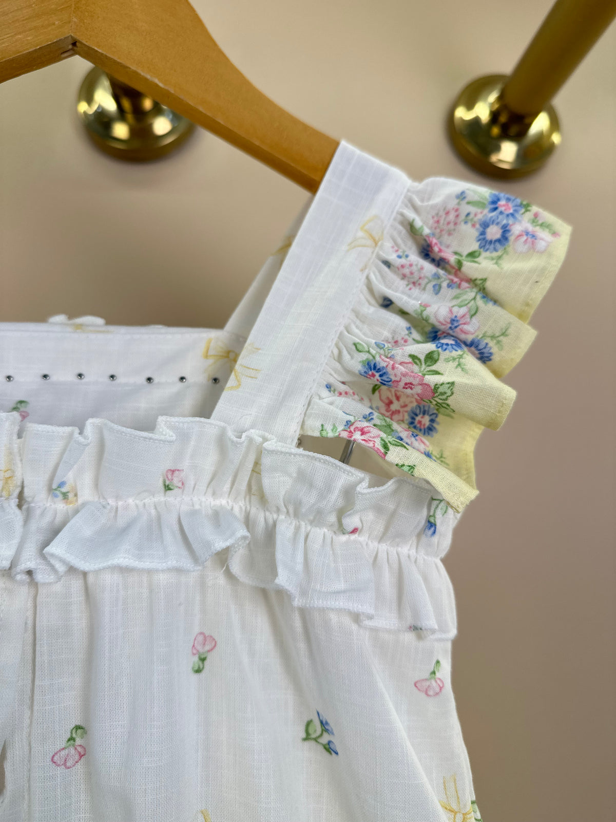 Vestido Infantil Estampa Delicada Flores Alças Babadinho- Petit Cherie