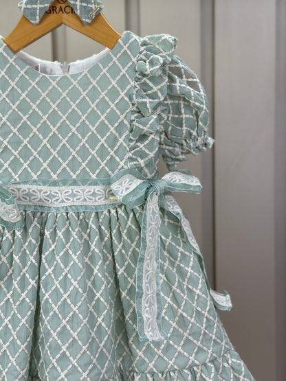 Vestido Bebê Clássico Luxo  Manga Babados e Laços Rendados Verde - Roana