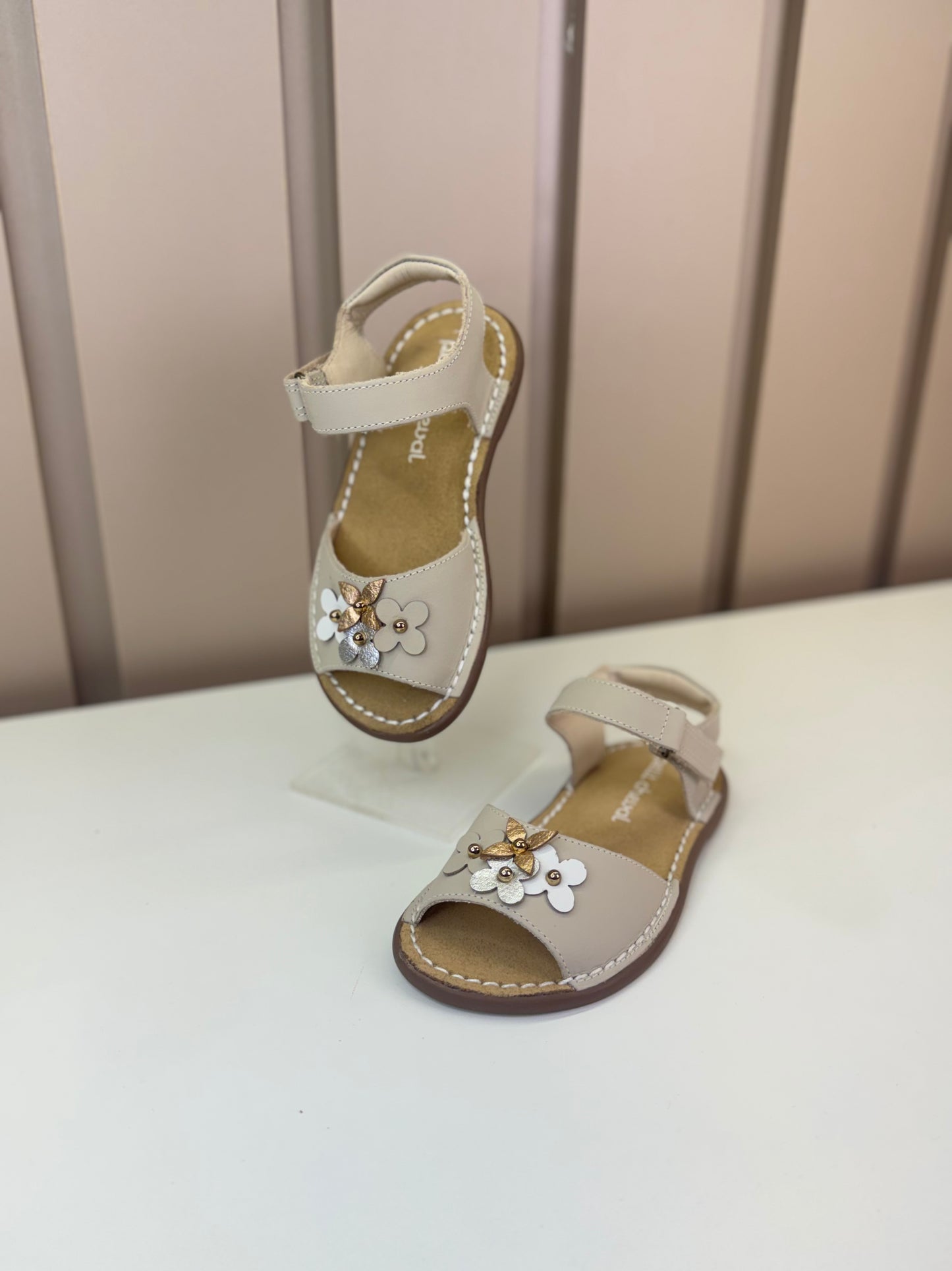 Sandália Infantil Jardim Areia - Petit Cheval