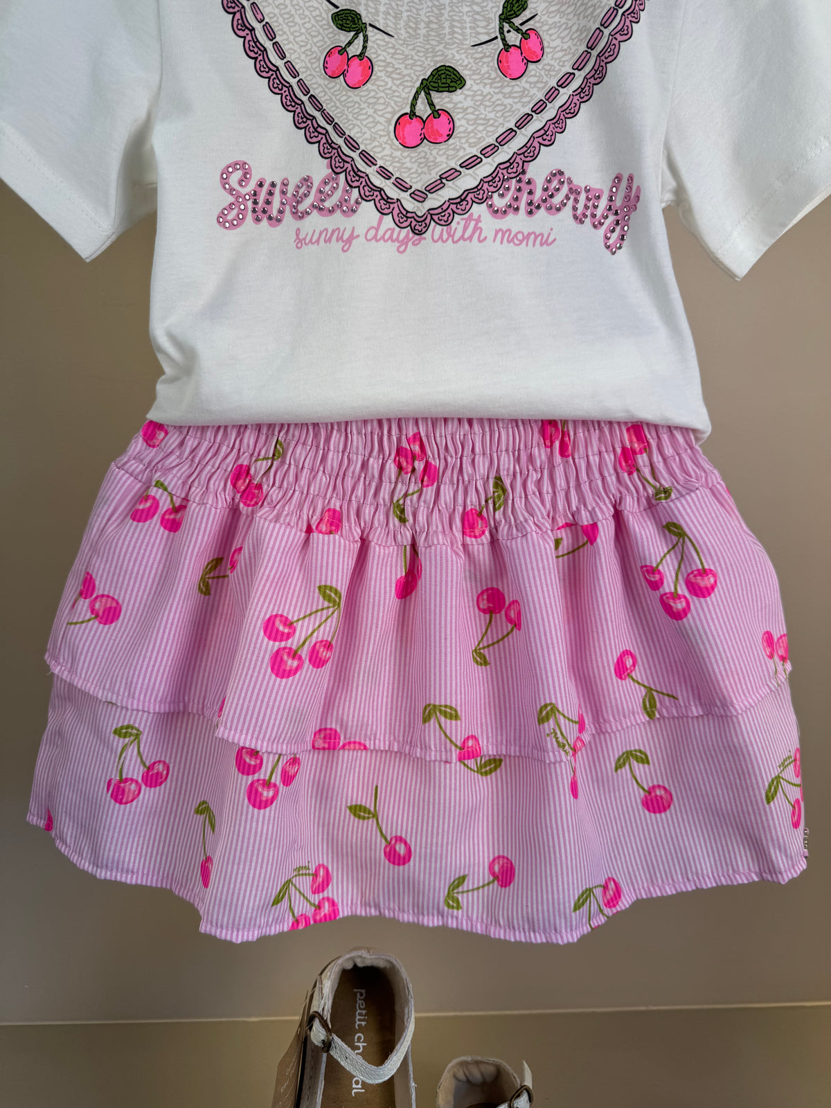 Conjunto Infantil Blusa Cerejas e Saia Franzida Babados Em Camadas - Momi