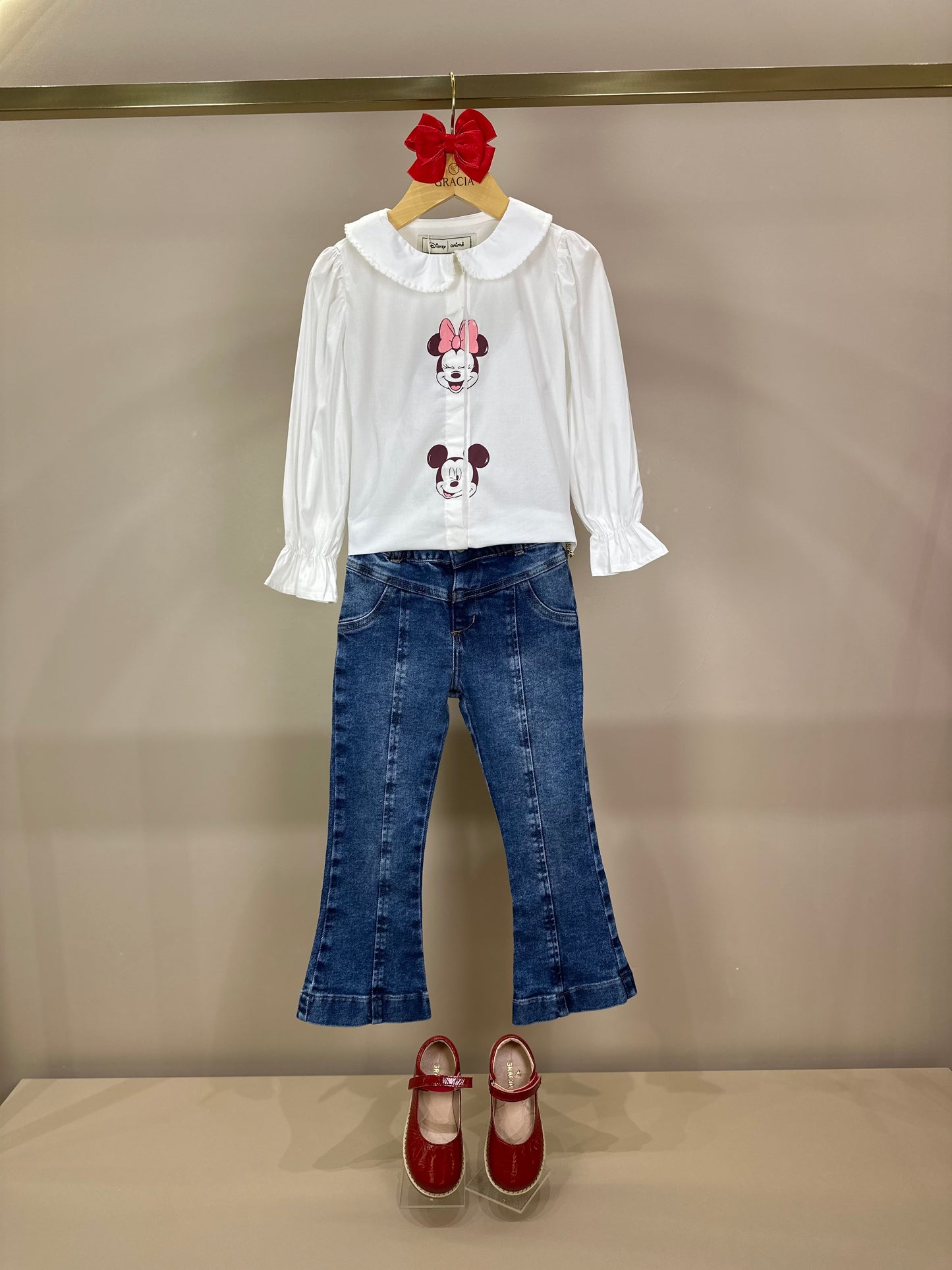Conjunto infantil Camisa Minnie Off White e Calça Flare Jeans - Animê Petite
