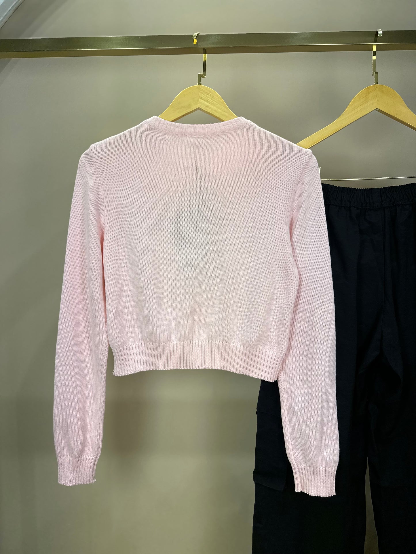 Conjunto Teen Suéter Tricot Dog Tennista Rosa e Calça Cargo Wide Leg Preta - Two In
