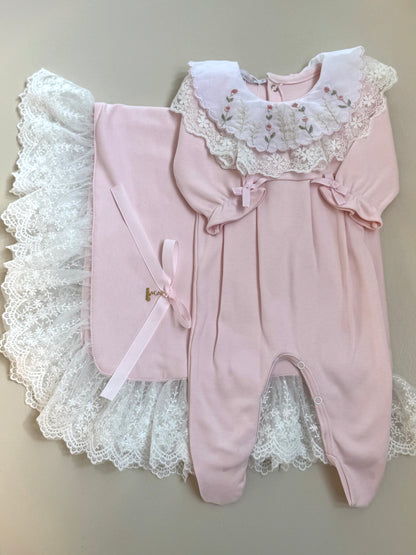 Saída de Maternidade Luxo Algodão Rosa Gola Bordada Manta Rendada - Roana