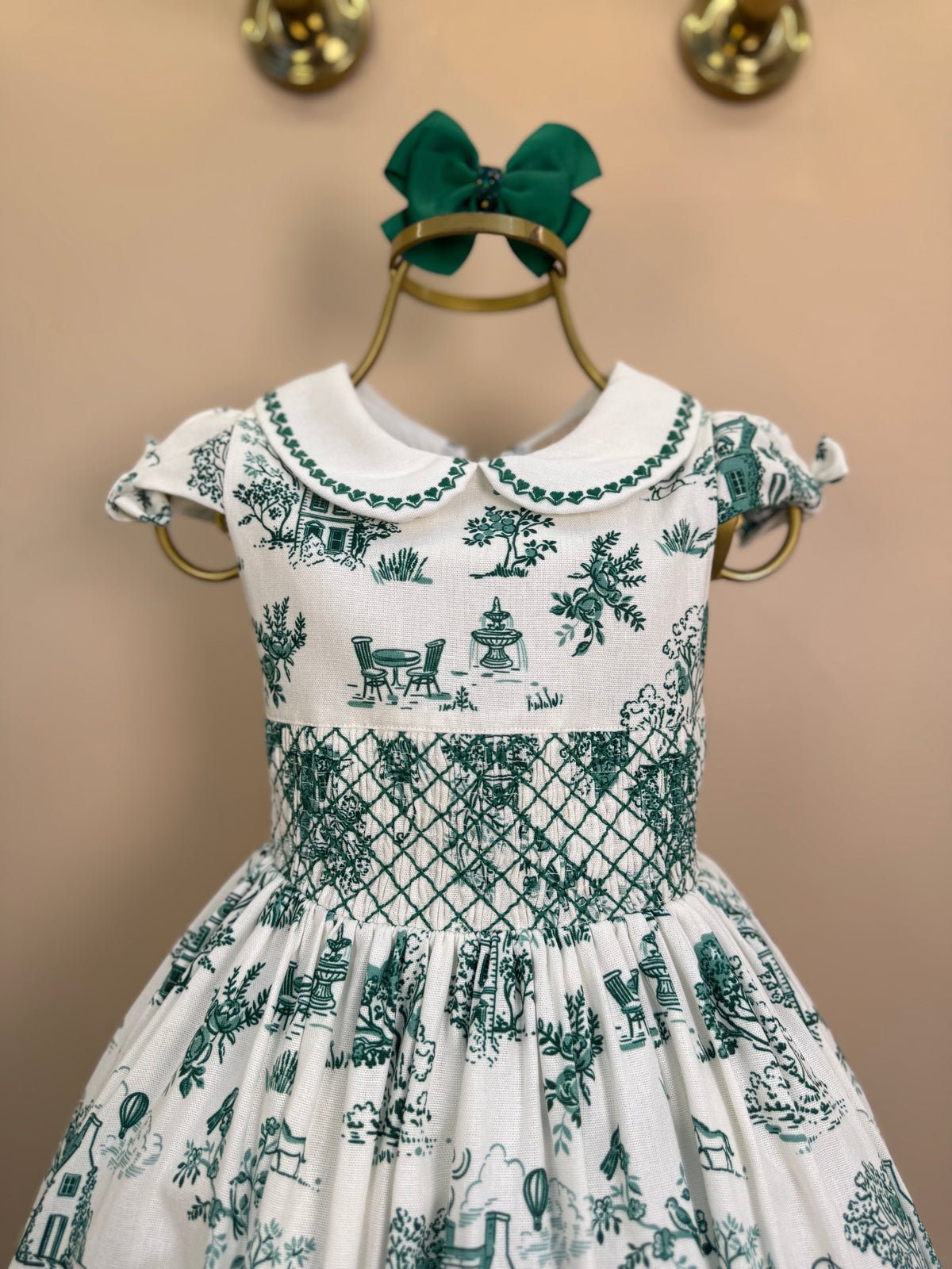 Vestido Infantil Linho Bordado Florais Verde - Petit Cherie