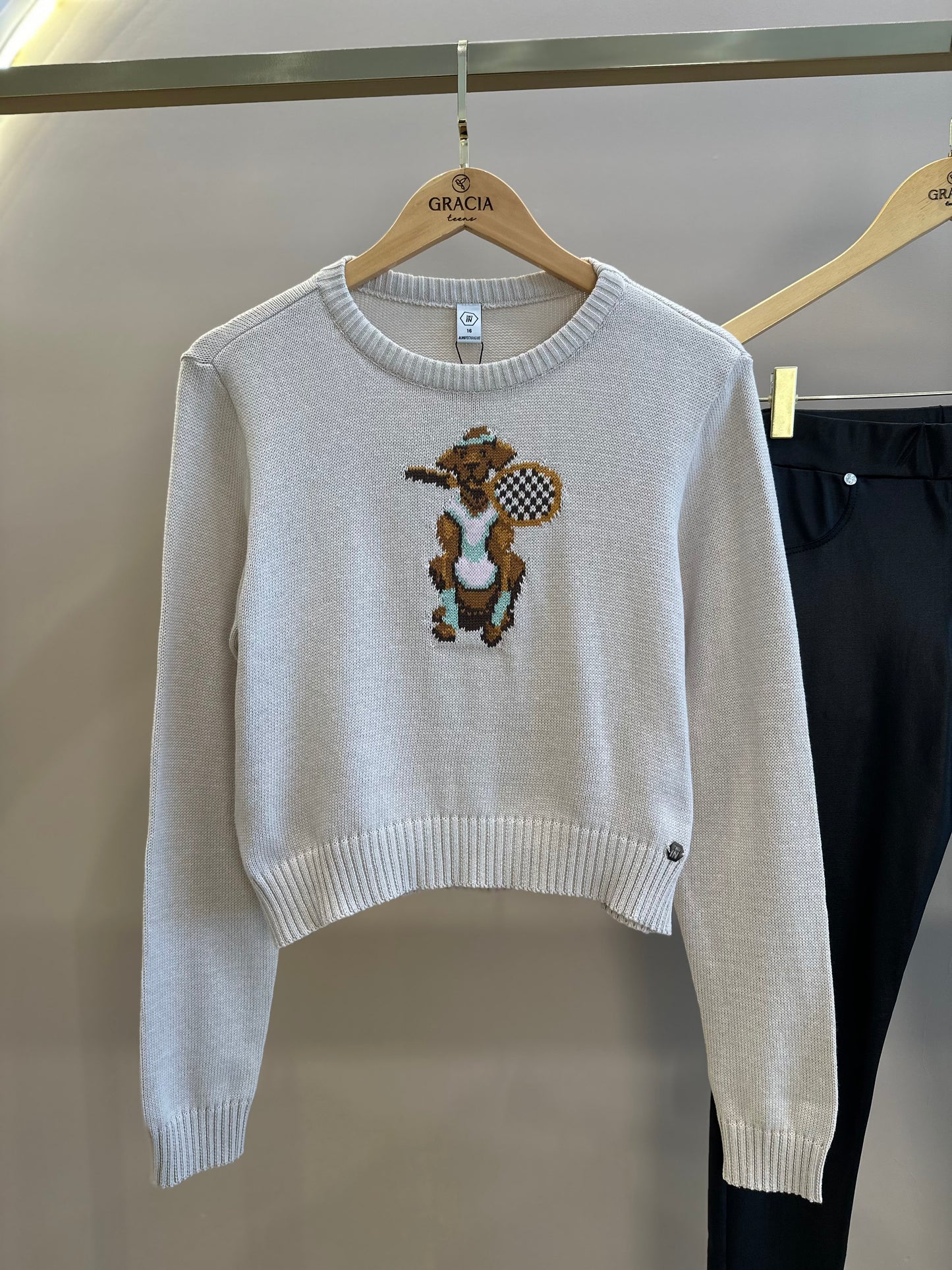 Conjunto Teen Blusa Suéter Tricot Dog Tennista E Calça Legging Cirrê com Bolsos Bege  - Two In