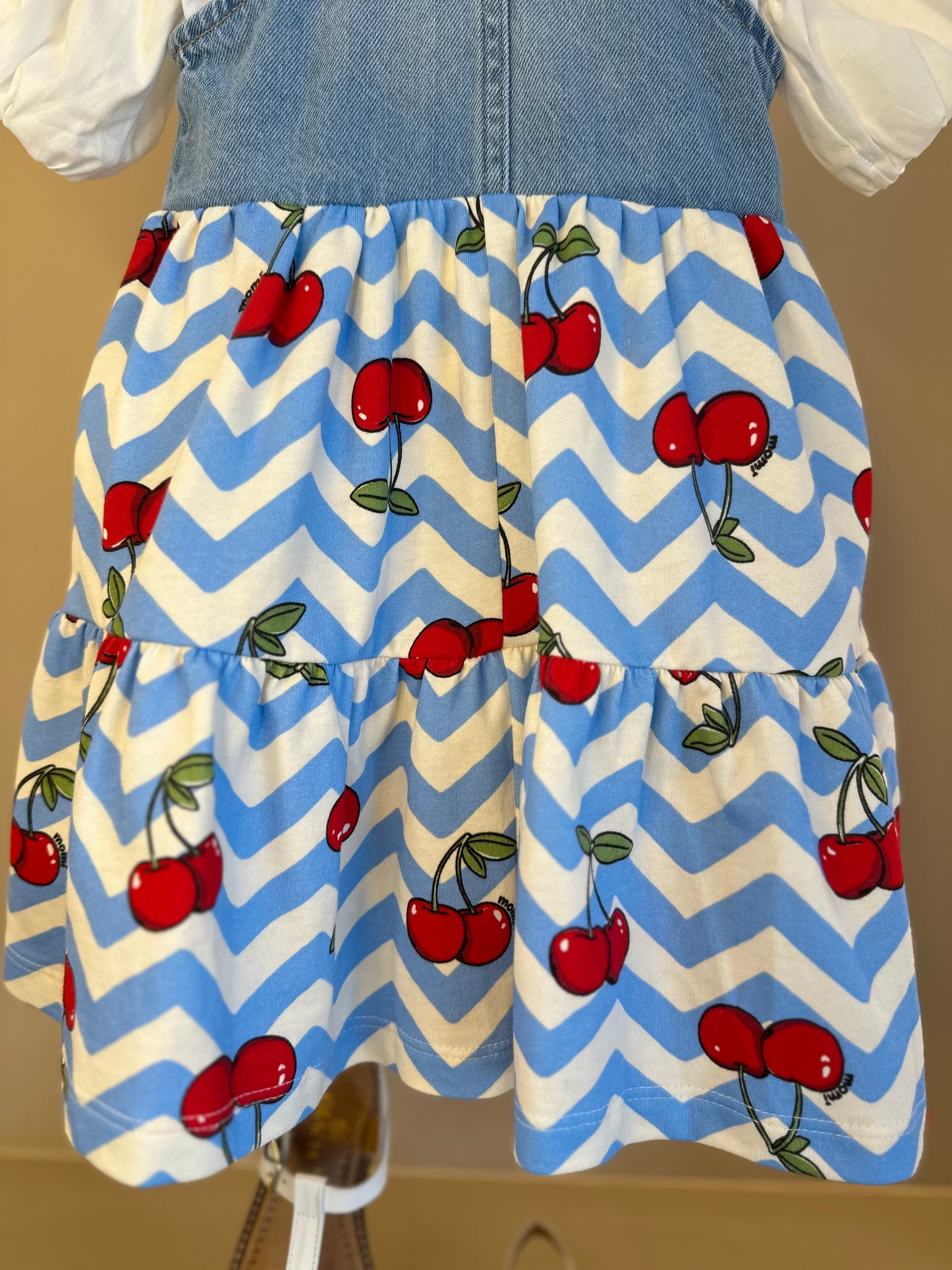 Conjunto Infantil Blusa Mangas Balonê e Salopete Cerejinha Jeans - Momi