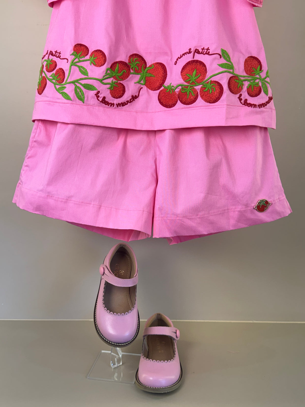 Conjunto Infantil Blusa Mangas Amplas Estampa Tomates e Shorts Saia Rosa - Animê