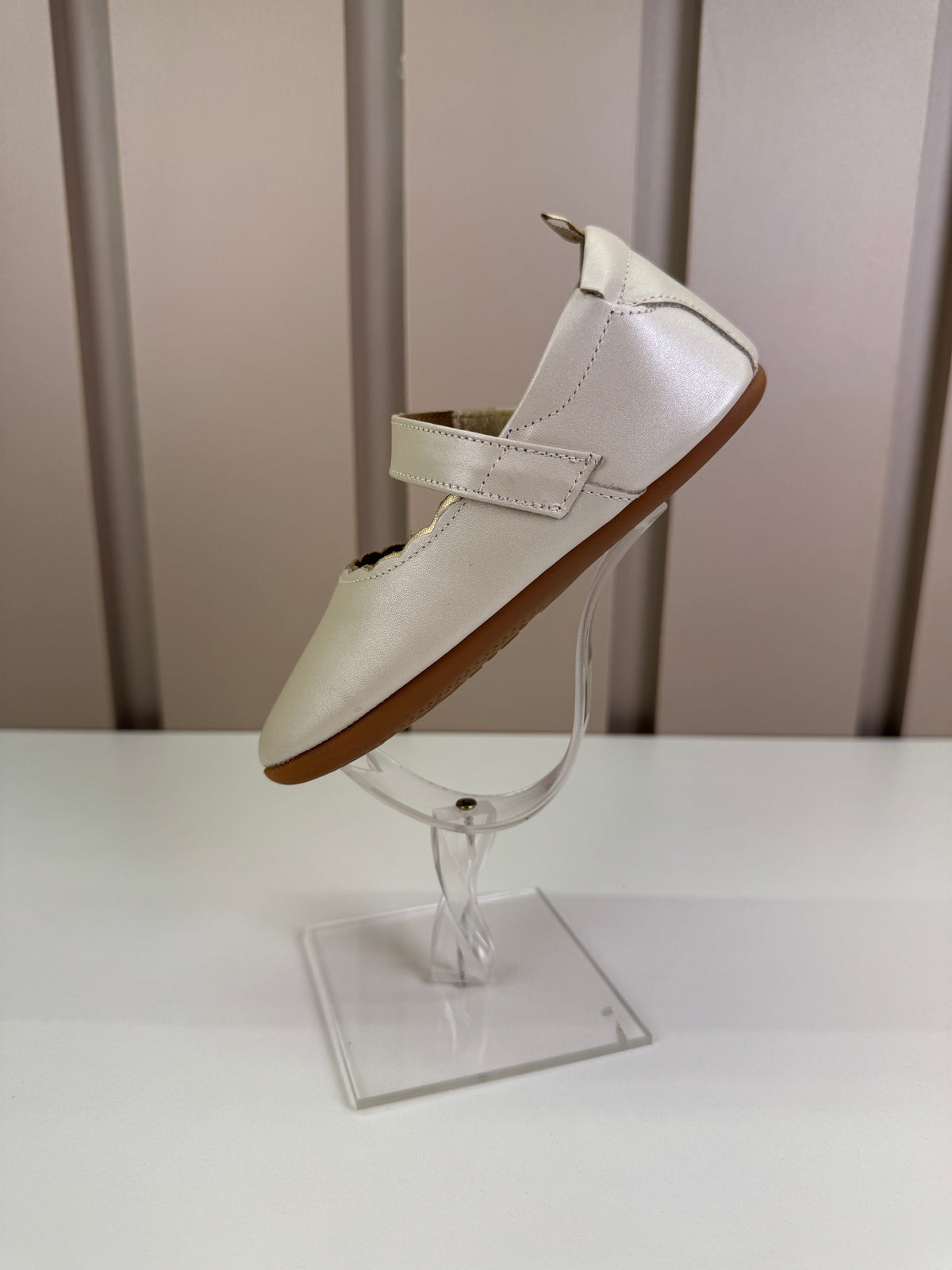 Sapatinho Bebê Roundy Couro  White & Gold - Tip Toey Joey