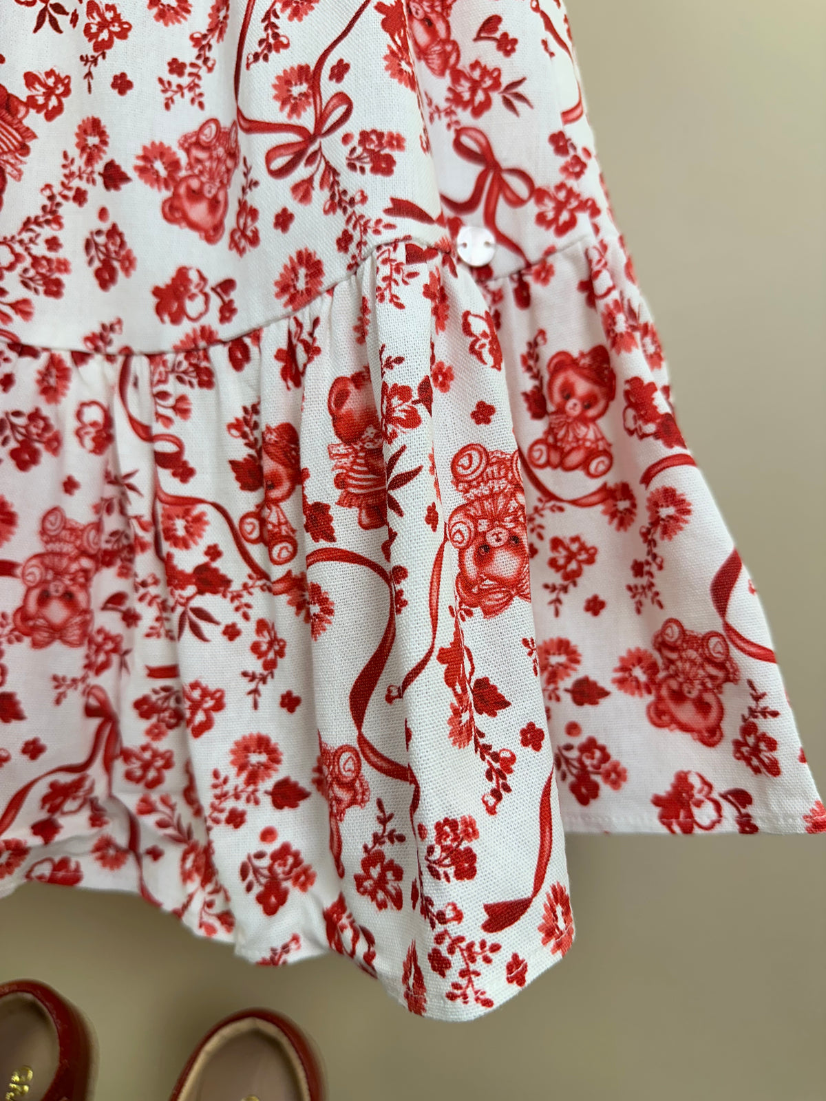 Vestido Infantil Linho Bordado Florais Vermelho - Petit Cherie