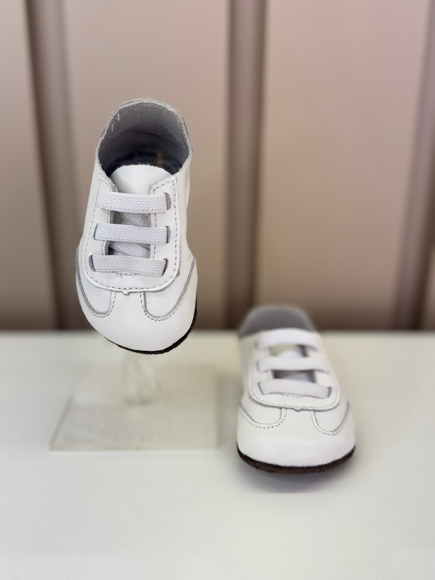 Sapato Bebê Couro Bola Branco - Petit Cheval