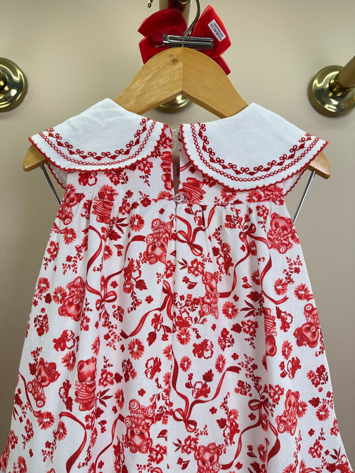 Vestido Infantil Linho Bordado Florais Vermelho - Petit Cherie