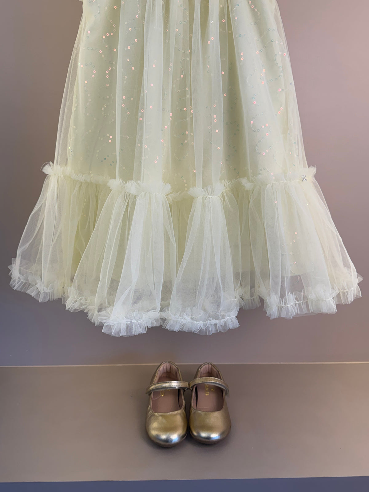 Vestido Infantil Amarelo Strass Brilhante Alças e Barra Em Tule  - Petit Cherie