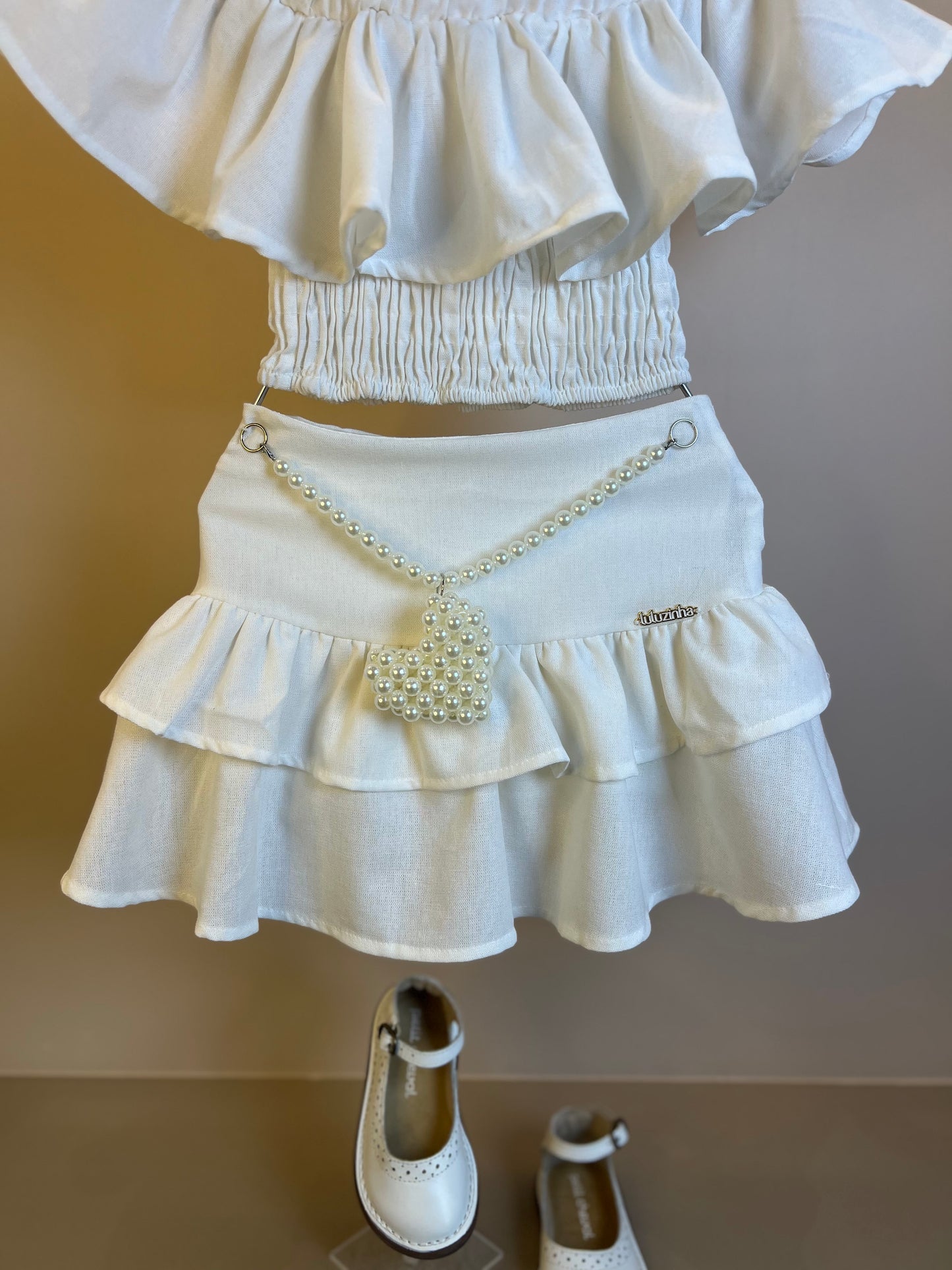 Conjunto Infantil Linho Blusa e Saia Cinto Pérolas e Coração - Luluzinha