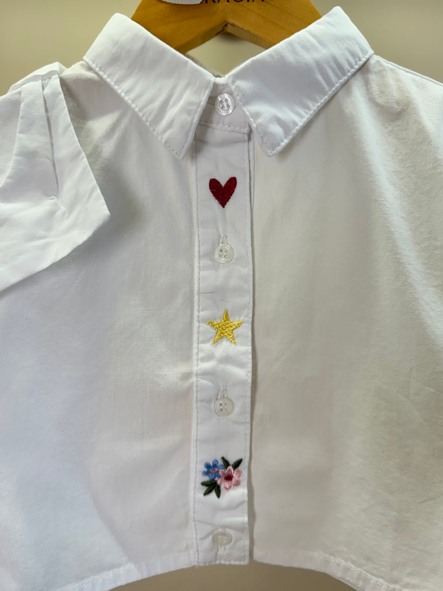Camisa Infantil Cropped Tricoline Bordada Branca - Um Mais Um