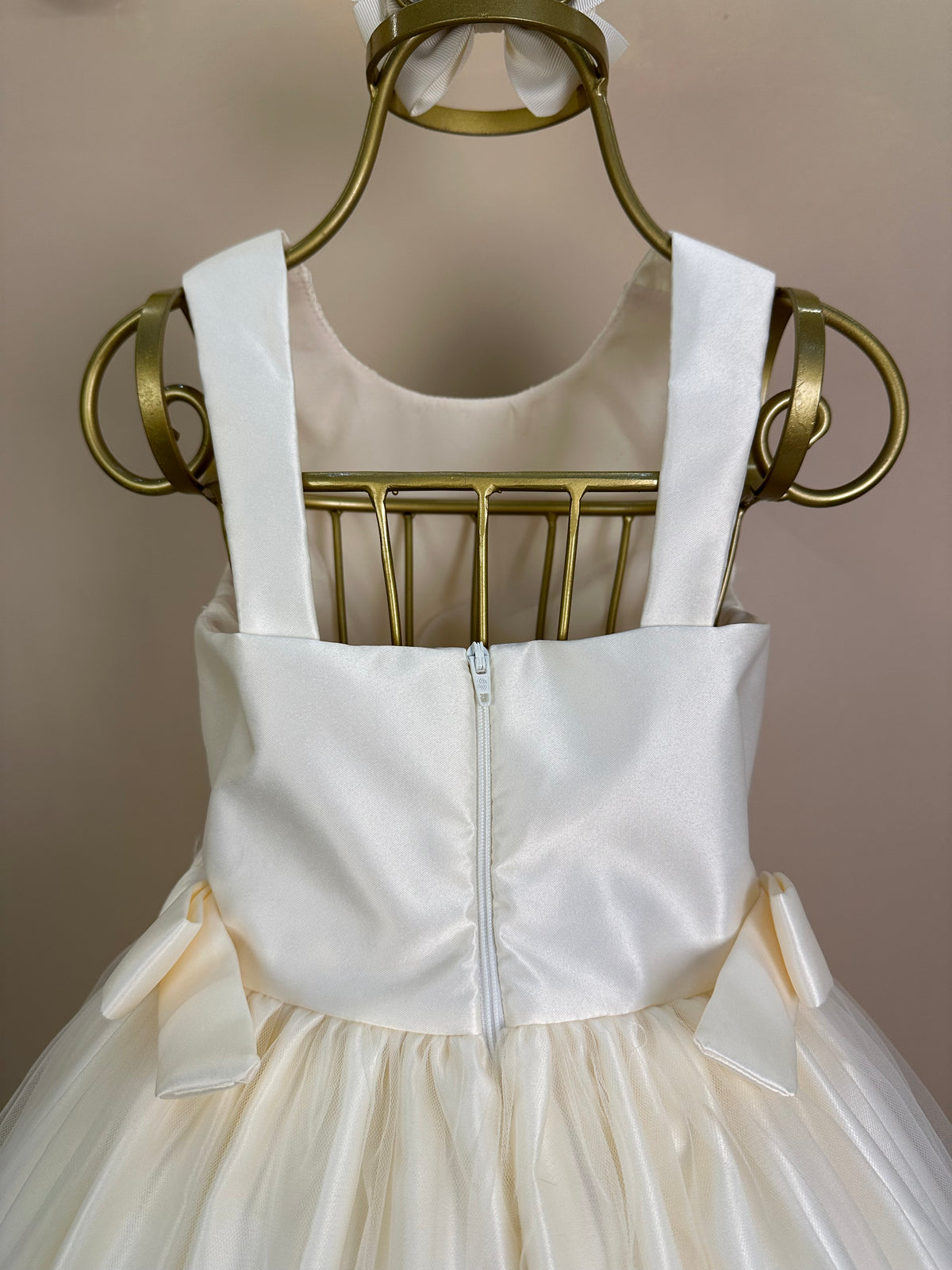 Vestido Infantil Laços Laterais Bordado e Pérolas Creme - Petit Cherie