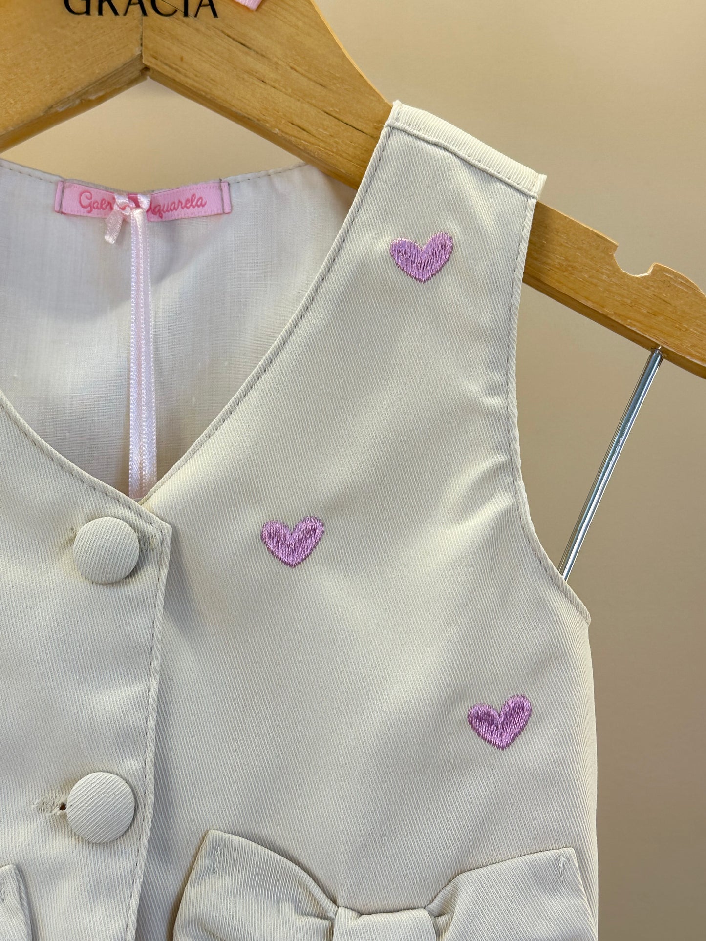 Conjunto Infantil Colete Corações Rosa  e Saia de Pregas  - Gabriela Aquarela