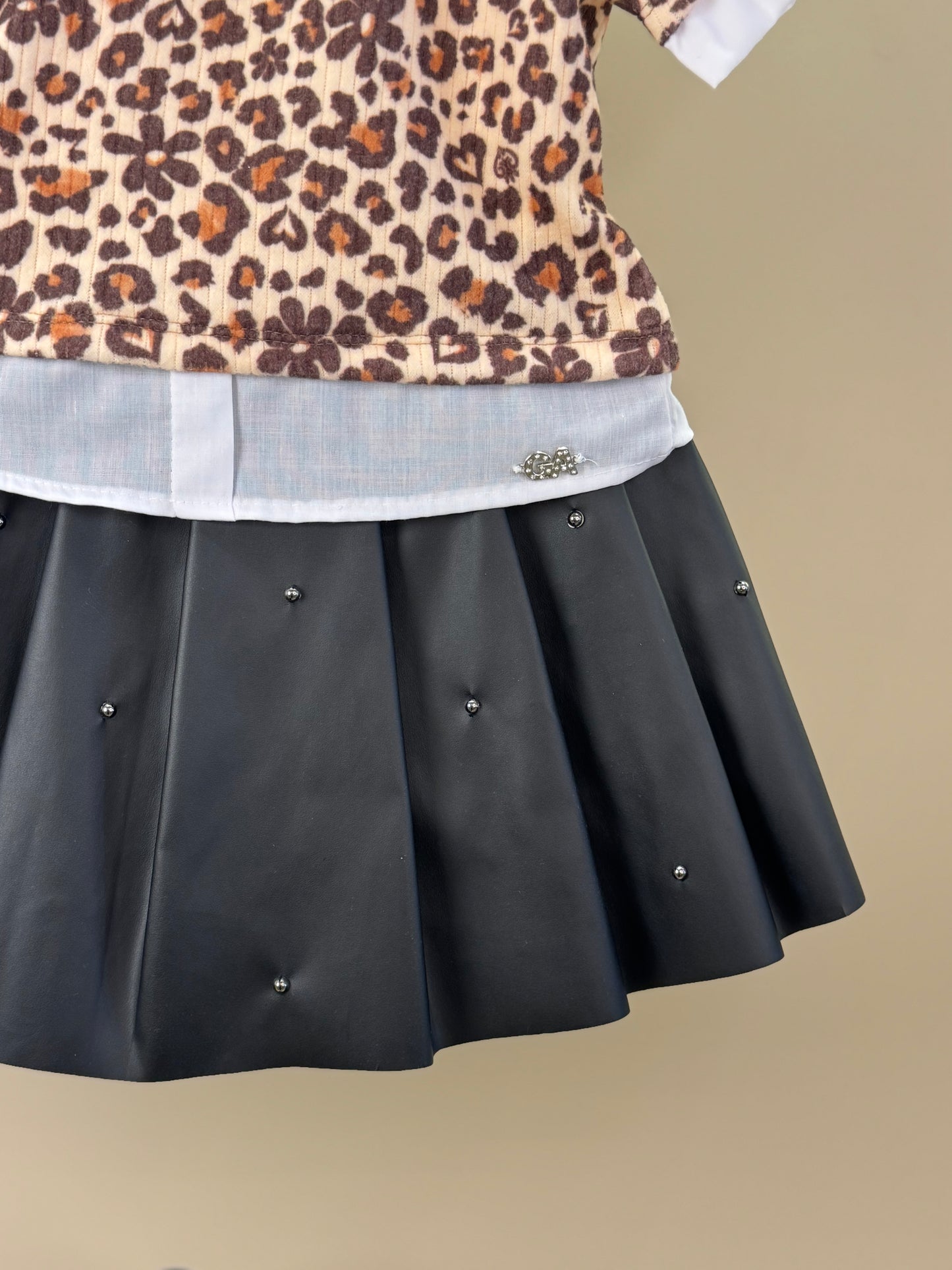 Conjunto Infantil Blusa Estampa Oncinha e Saia-Short Like Leather Preto - Gabriela Aquarela