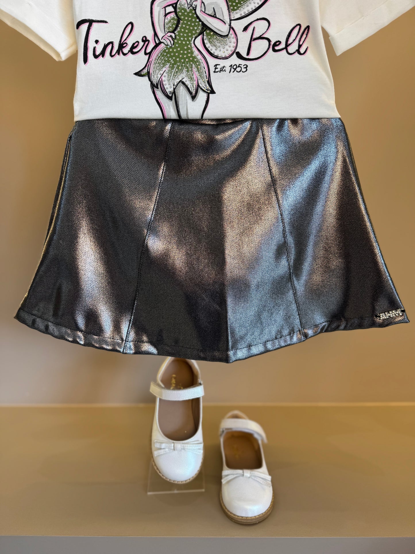 Conjunto Infantil Blusa Tiker Bell Off White e Saia Foil Prata - Animê Petite