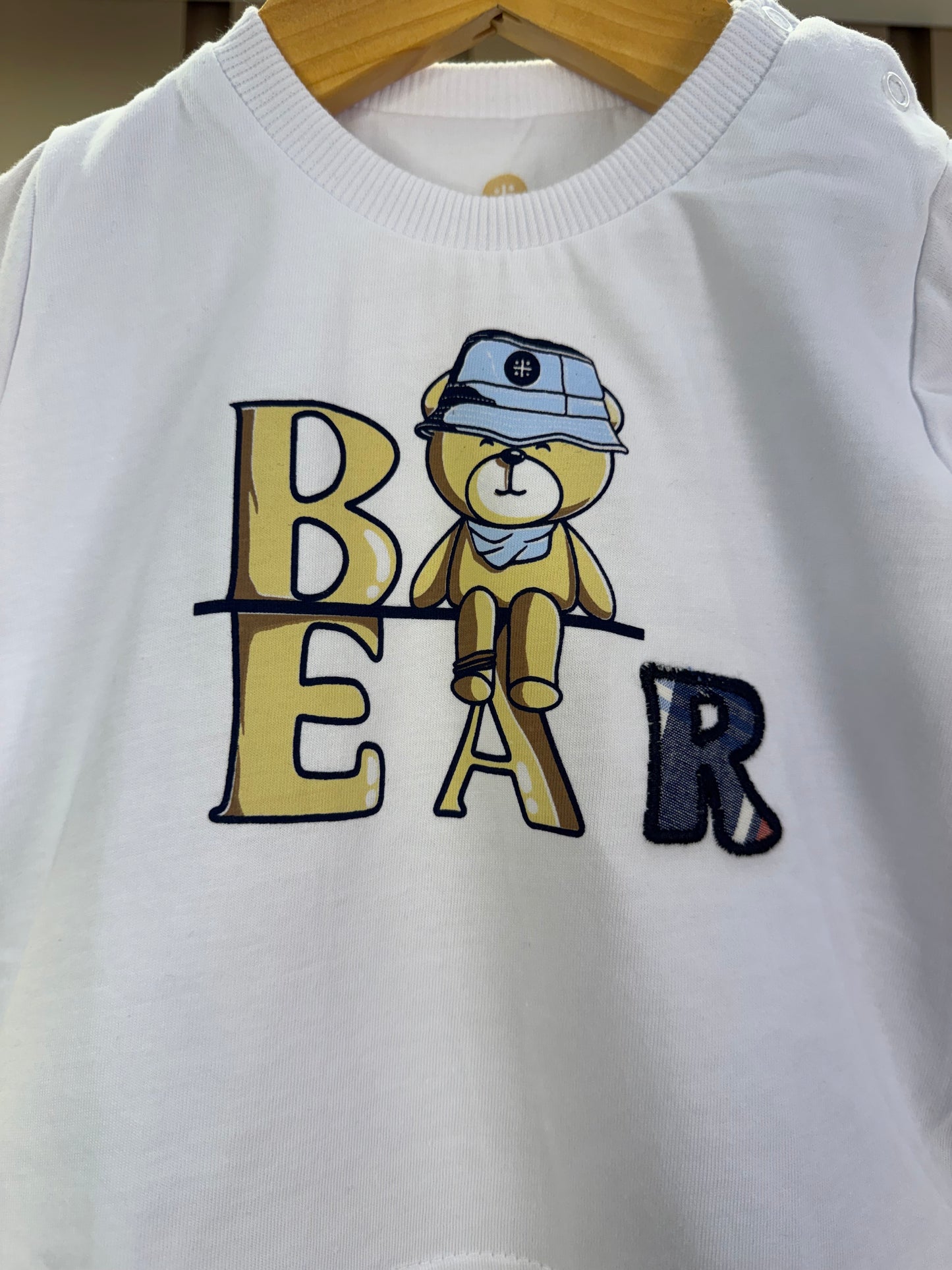 Conjunto Bebê Camiseta-Body Bear e Bermuda Xadrez Azul - Um Mais Um