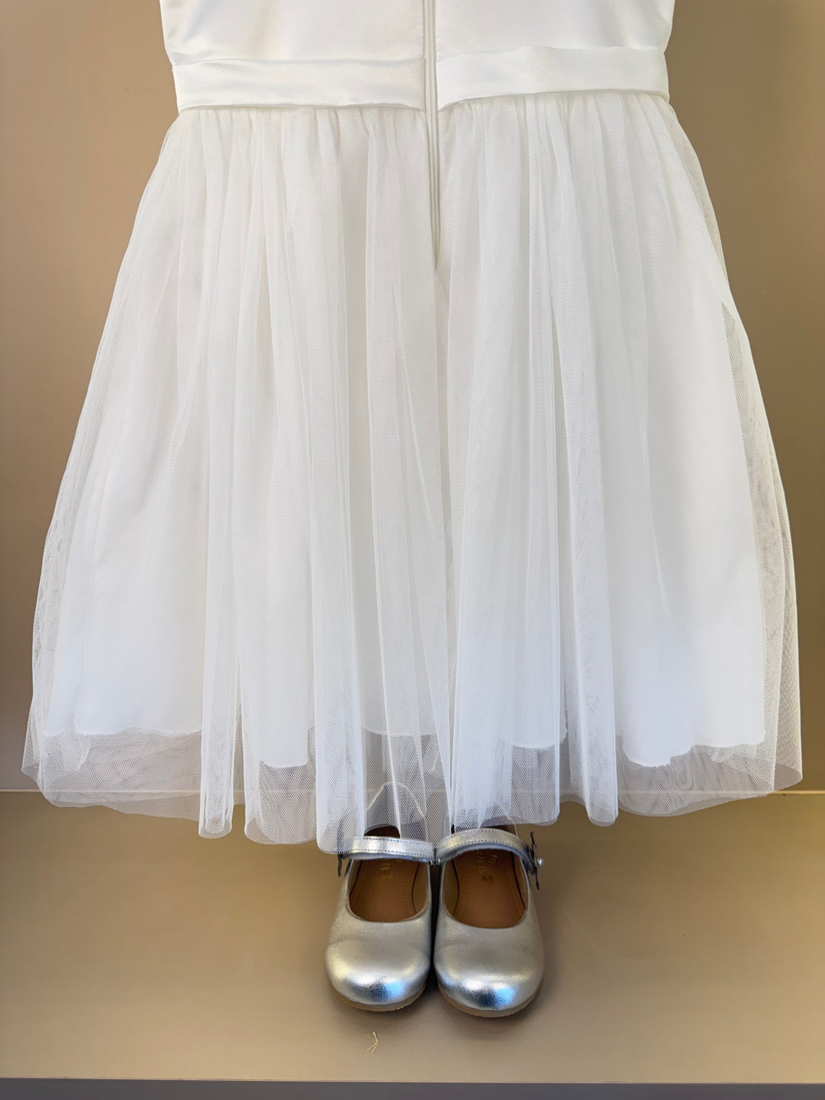Vestido Infantil Alças Finas Saia Em Tule Off White - Petit Cherie