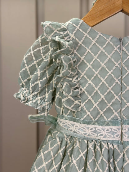 Vestido Bebê Clássico Luxo  Manga Babados e Laços Rendados Verde - Roana