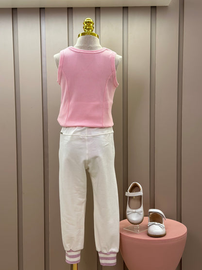 Conjunto Infantil Regata Patche Coração Barbie Rosa e Calça Moletom Jogging Patche Barbie Off White - Pituchinhus