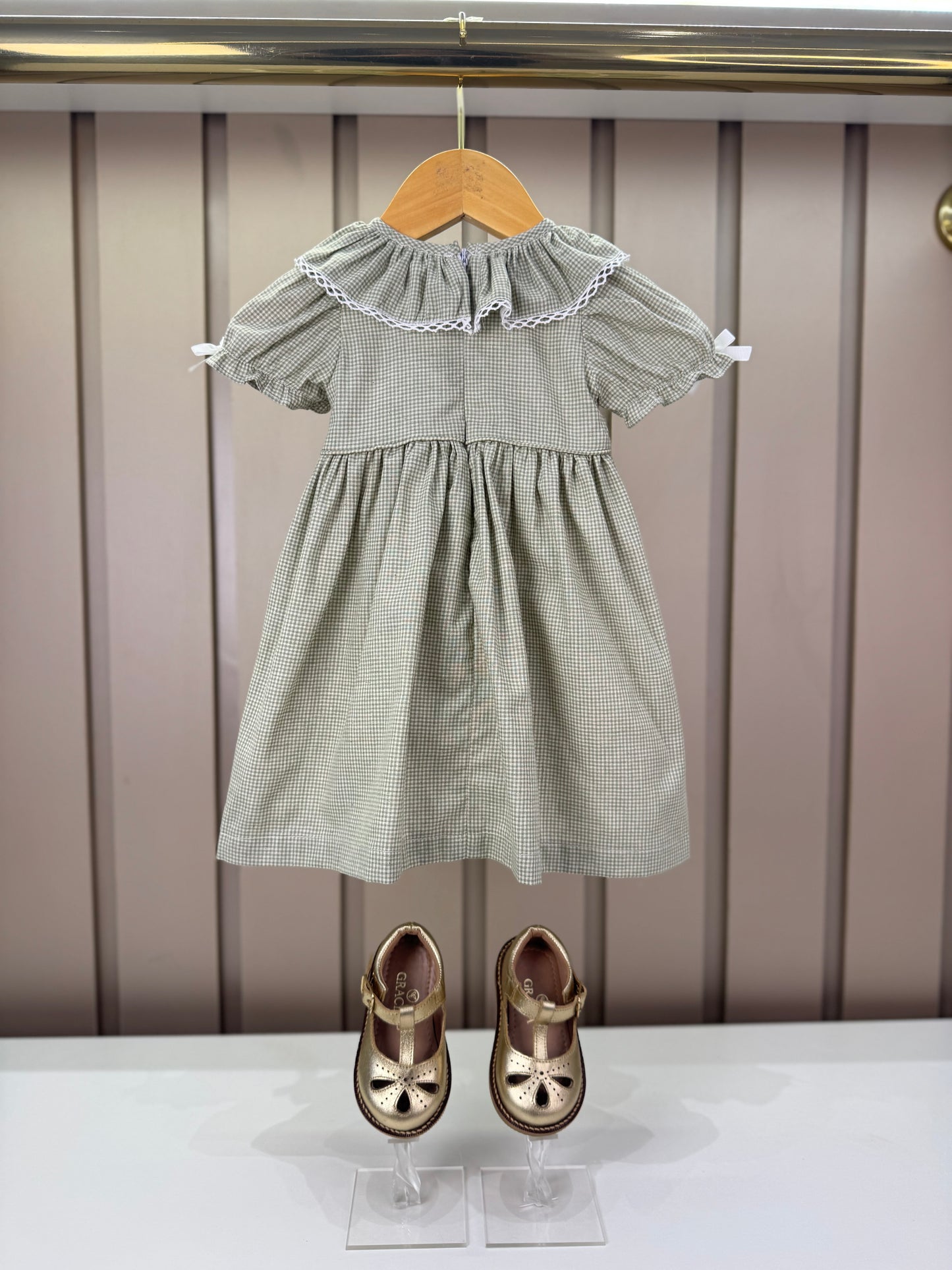 Vestido Infantil Clássico Luxo Rococo Verde Busto Bordado - Roana