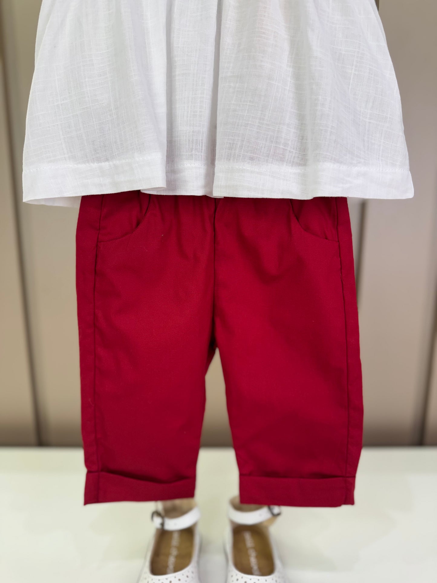 Conjunto Bebê Clássico Bata Golinha e Calça Vermelha - Um Mais Um