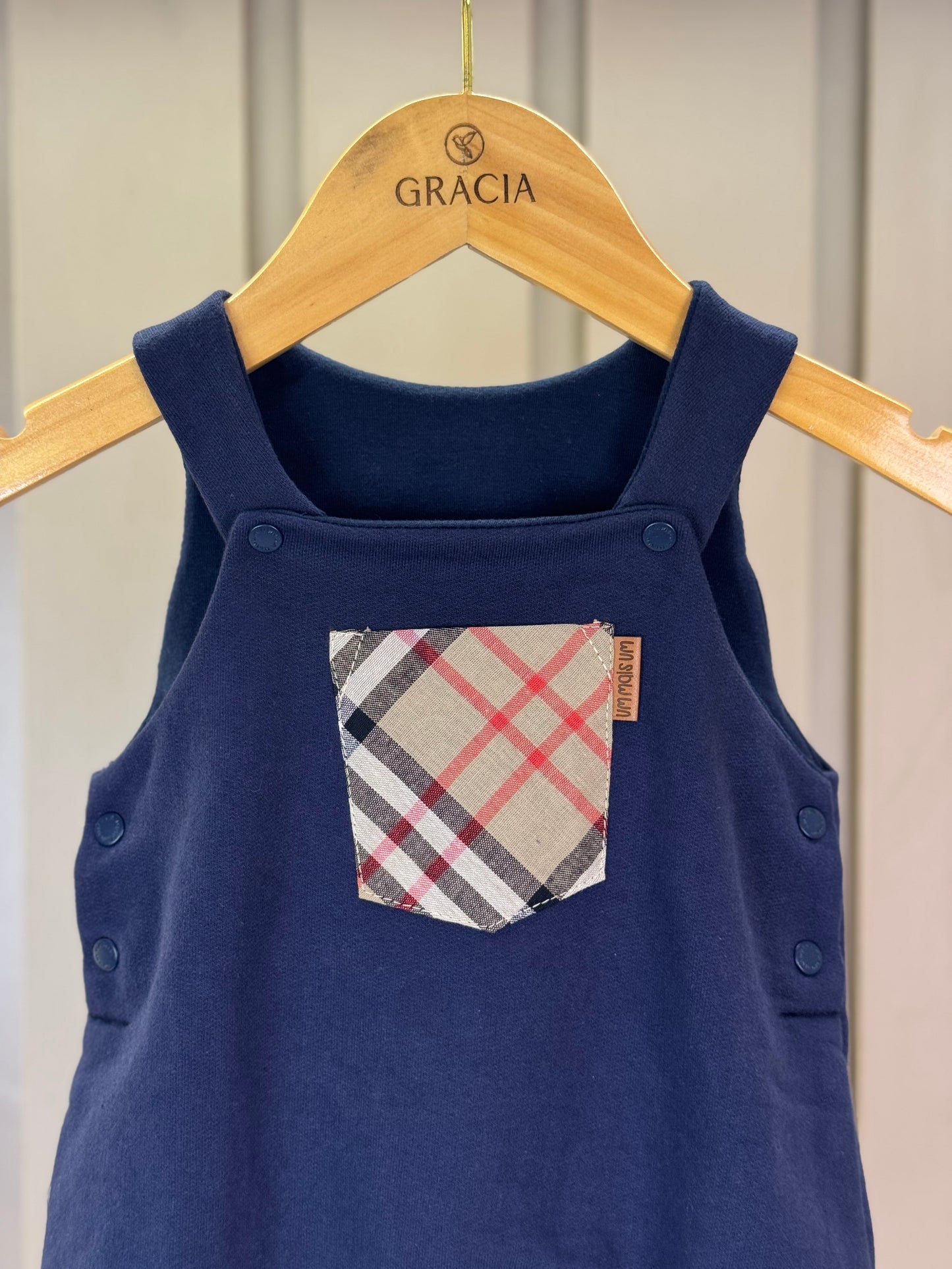 Romper Bebê Moletinho Fofinho Bolso Xadrez Marinho - Um Mais Um