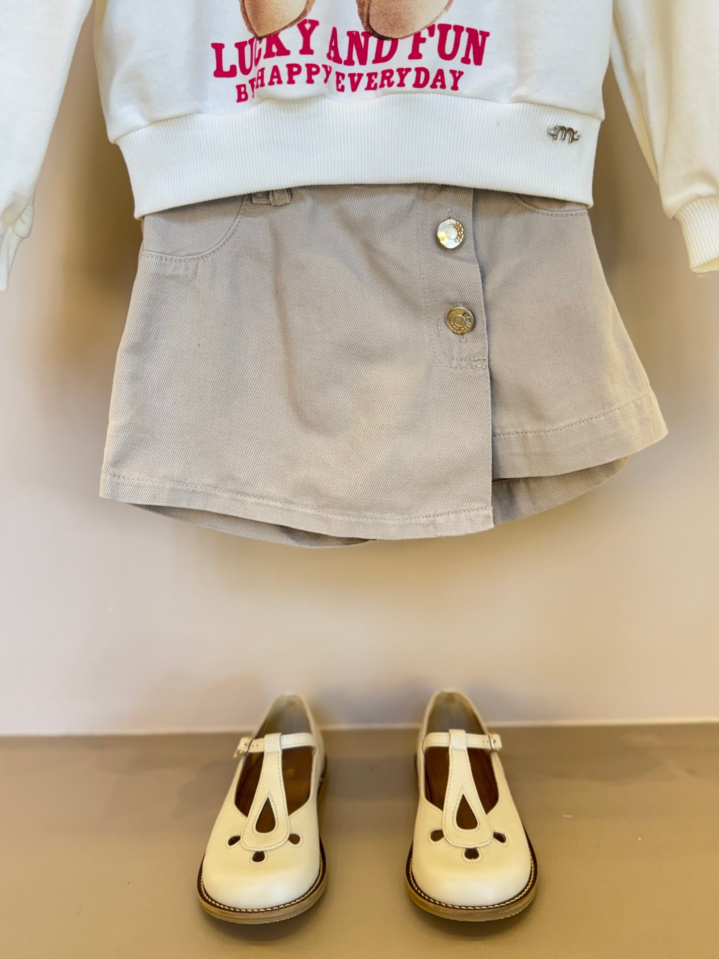 Conjunto Infantil Blusa Moletom Urso Óculos e Shorts Sarja com Botões - Momi