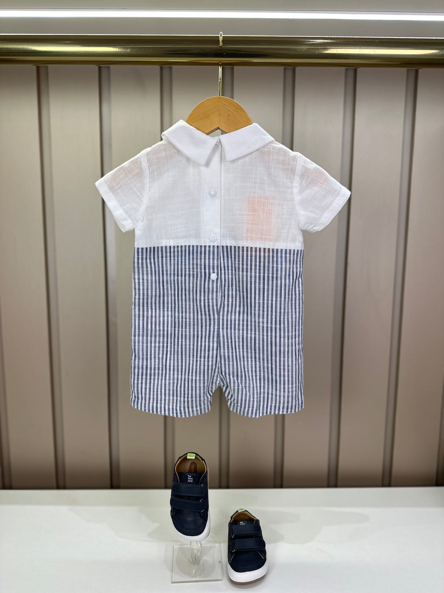 Romper Bebê Camisaria Algodão Cambraia e Fio Tinto Gola e Lapela Marinho - Um Mais Um
