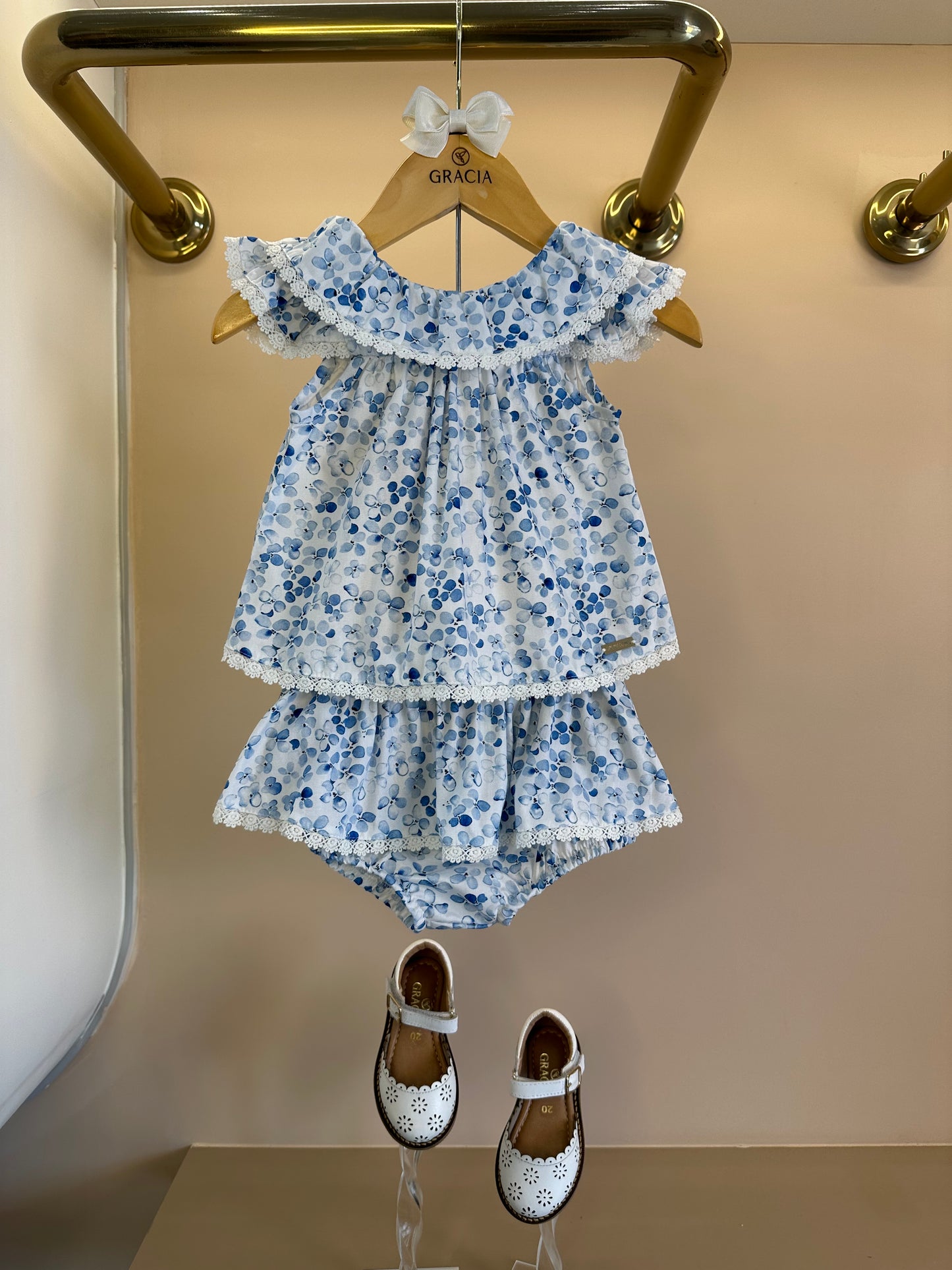 Conjunto Bebê Bata e Calcinha Fofa Babados Estampa Florzinhas Azul - Um Mais Um