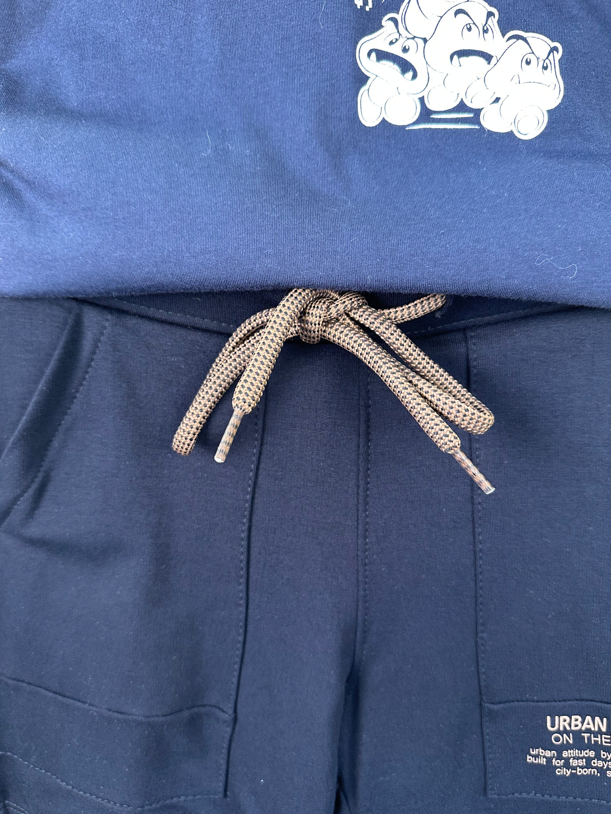 Conjunto Infantil Camiseta Johnny Jumpers Azul Marinho e Bermuda Molevisco Urban Flow Preto - Little Johnny