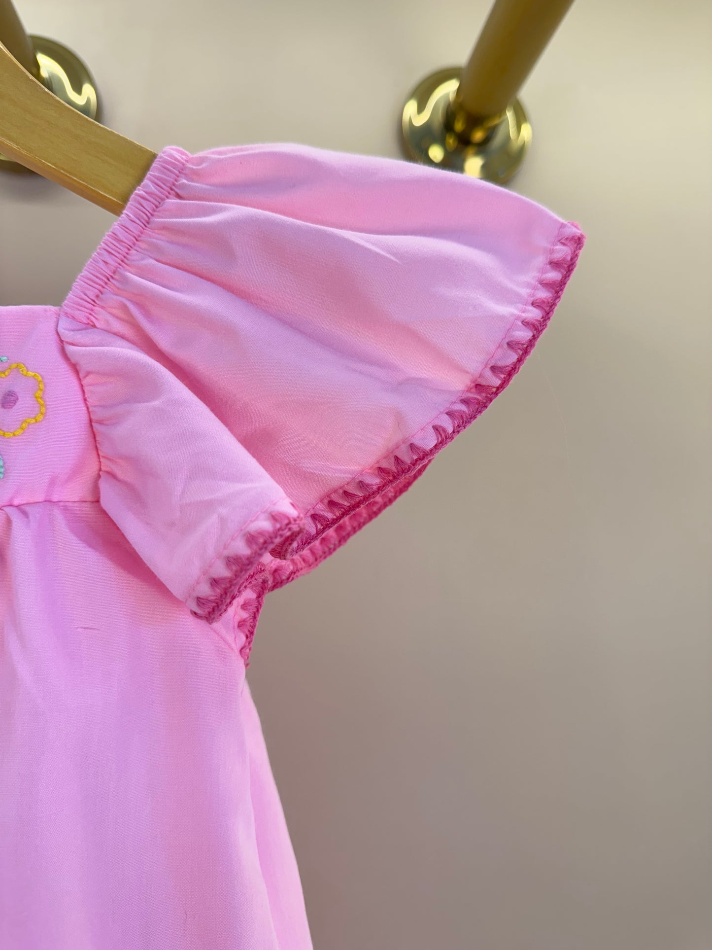 Vestido Infantil Amplo Rosa Bordadinhos Flores Busto - Mon Sucré