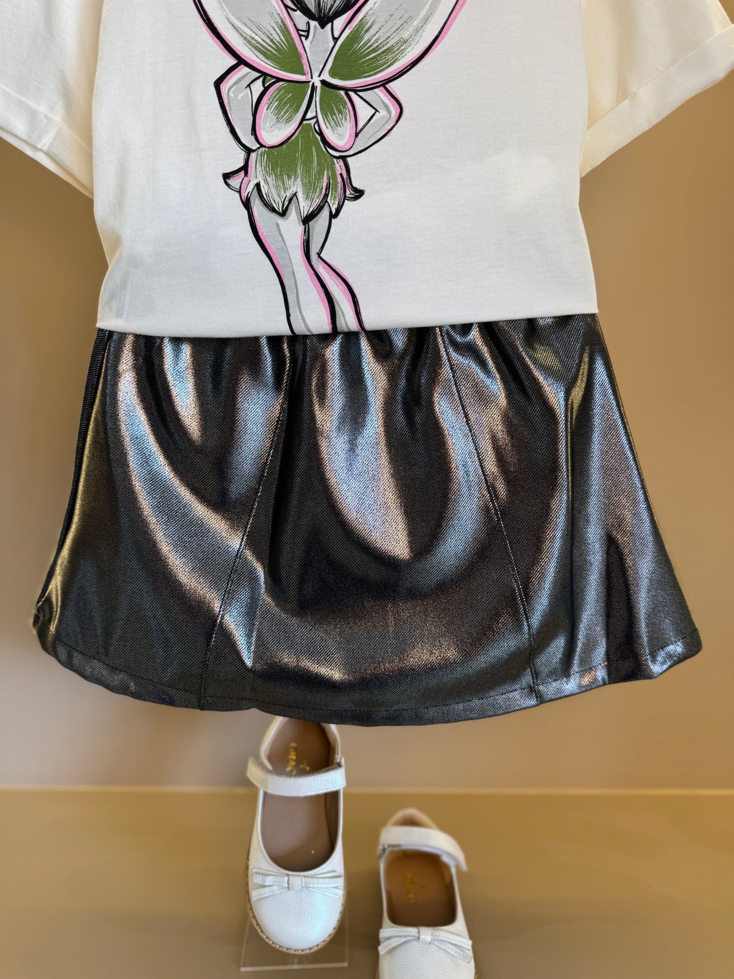 Conjunto Infantil Blusa Tiker Bell Off White e Saia Foil Prata - Animê Petite
