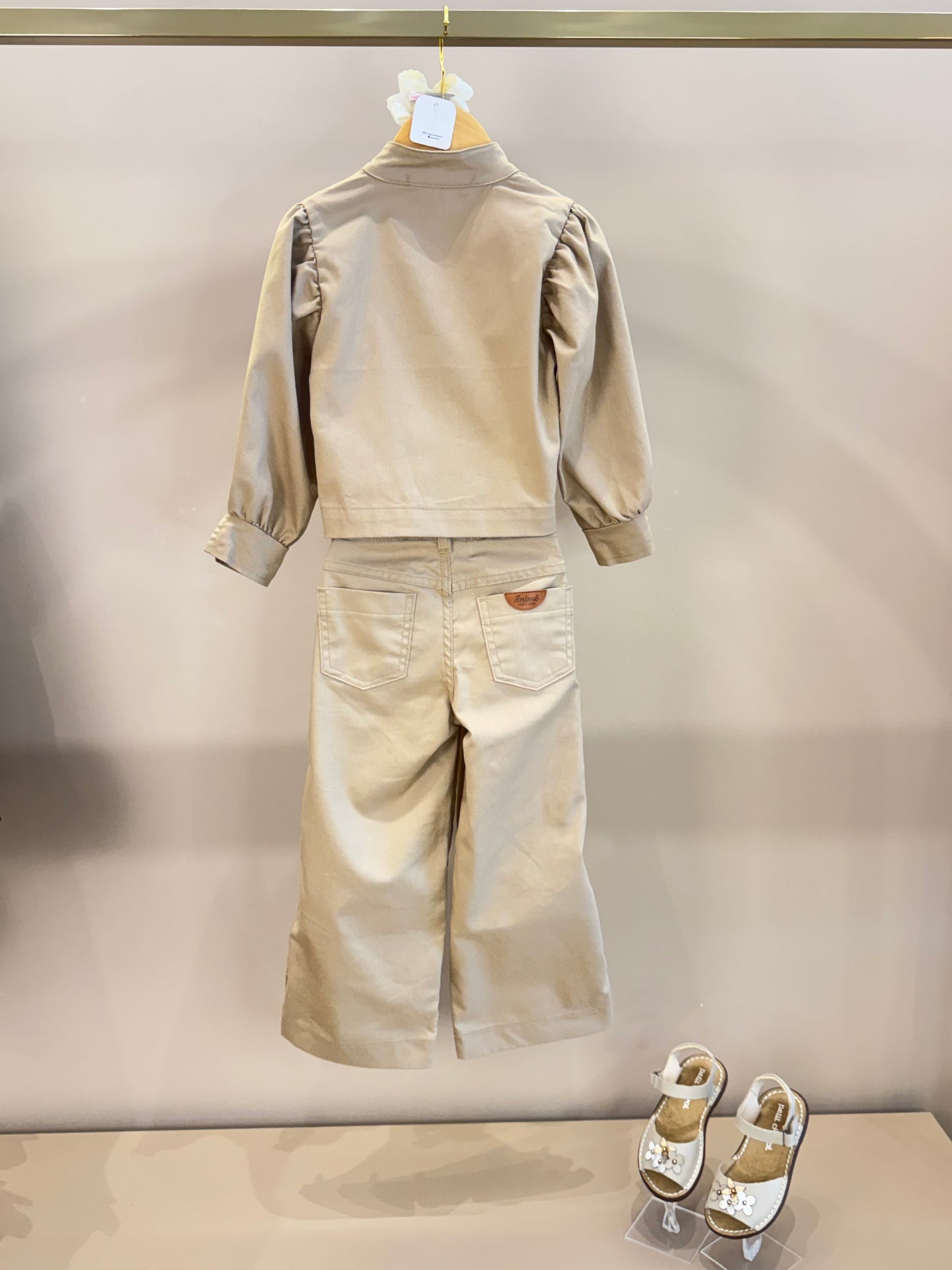 Conjunto Infantil Jaqueta Sarja Gola Alta e Calça de Sarja com Pregas - Animê