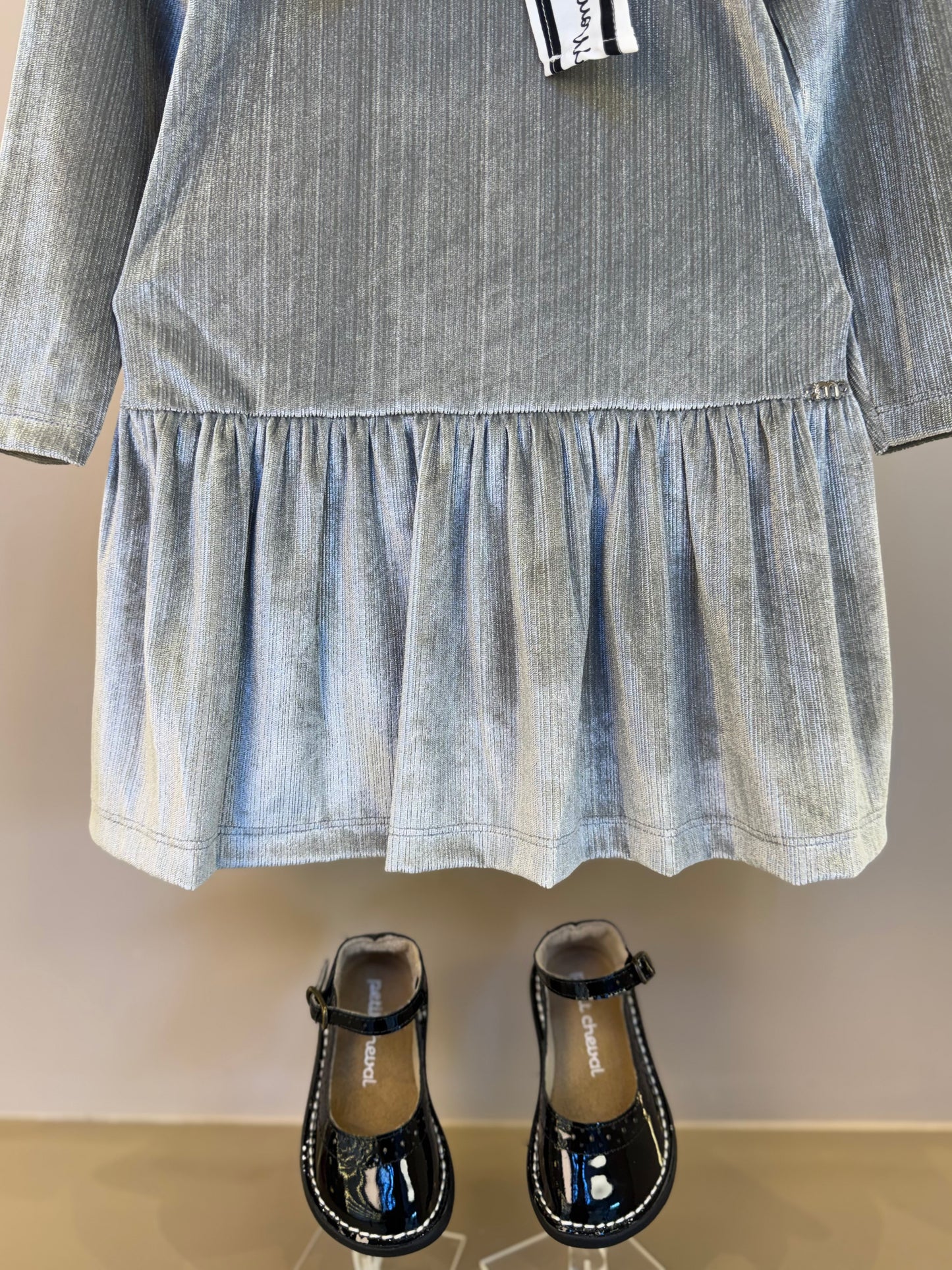 Vestido Infantil Gola Laço Plush Prata - Momi