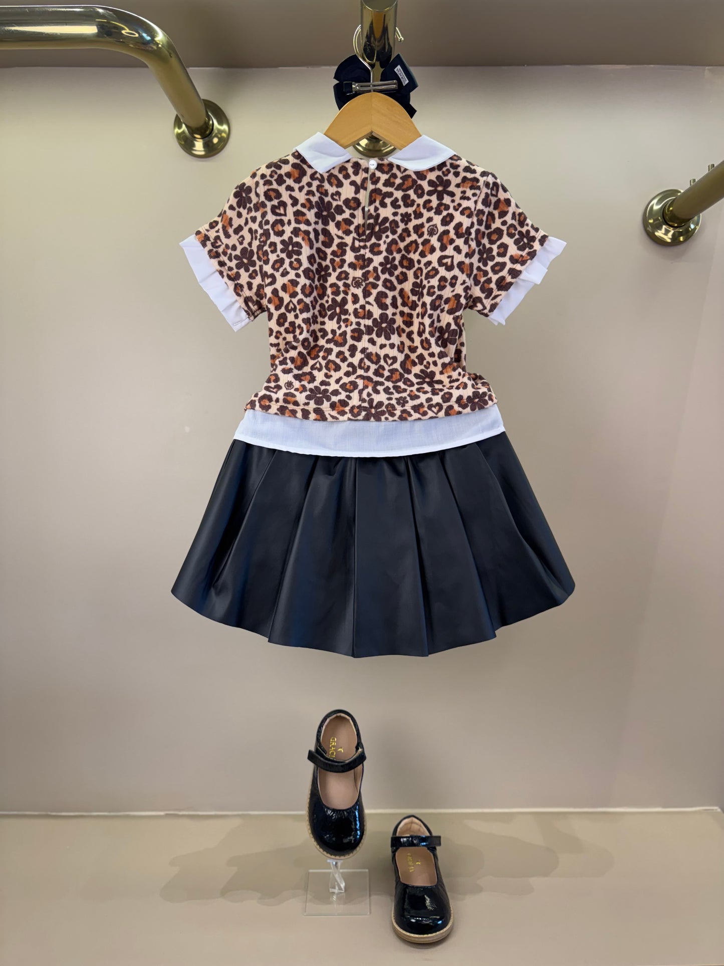 Conjunto Infantil Blusa Estampa Oncinha e Saia-Short Like Leather Preto - Gabriela Aquarela