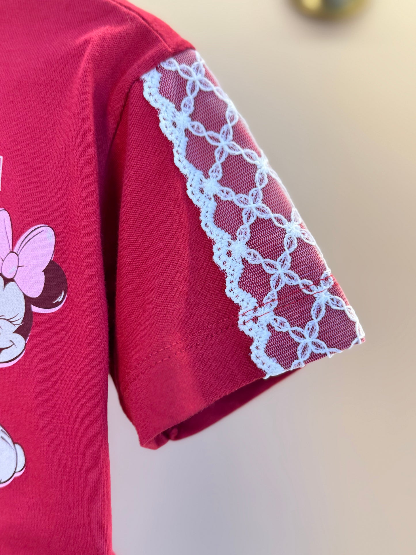 Conjunto Infantil Blusa Berry Patches Minnie e Shorts Bege - Animê Petite