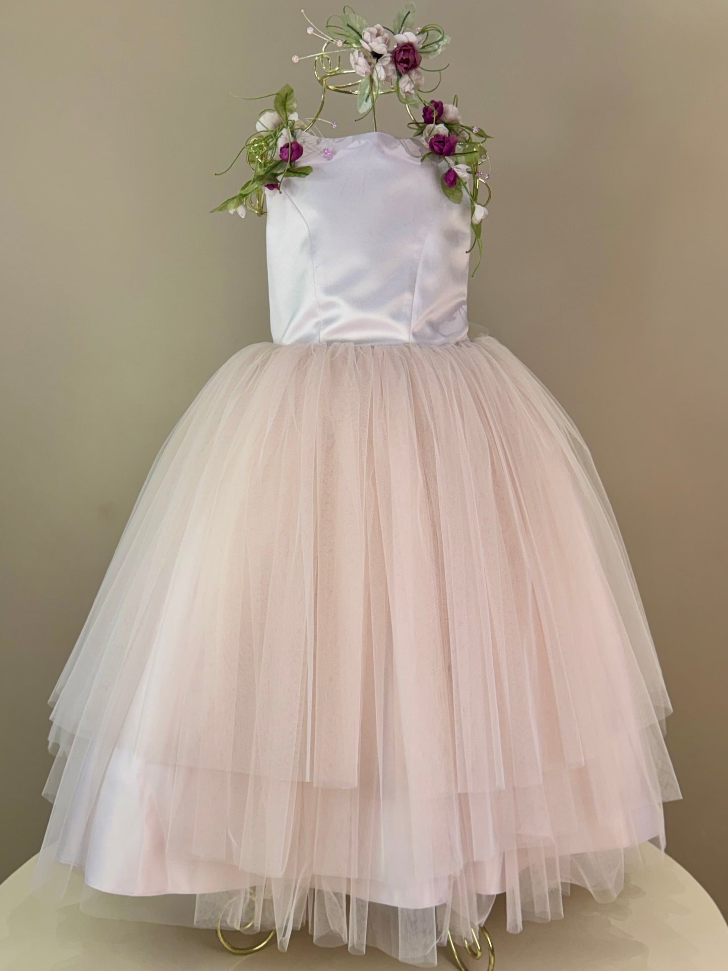 Vestido Infantil Festa Costas Trançadas e Flores Bordadas