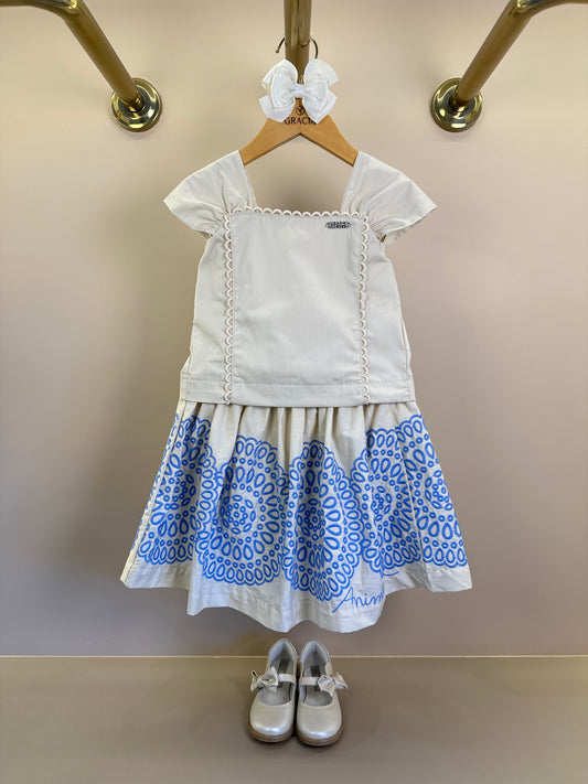 Conjunto Infantil Off White Bata Mangas Bufantes e Saia Detalhes Azul - Animê