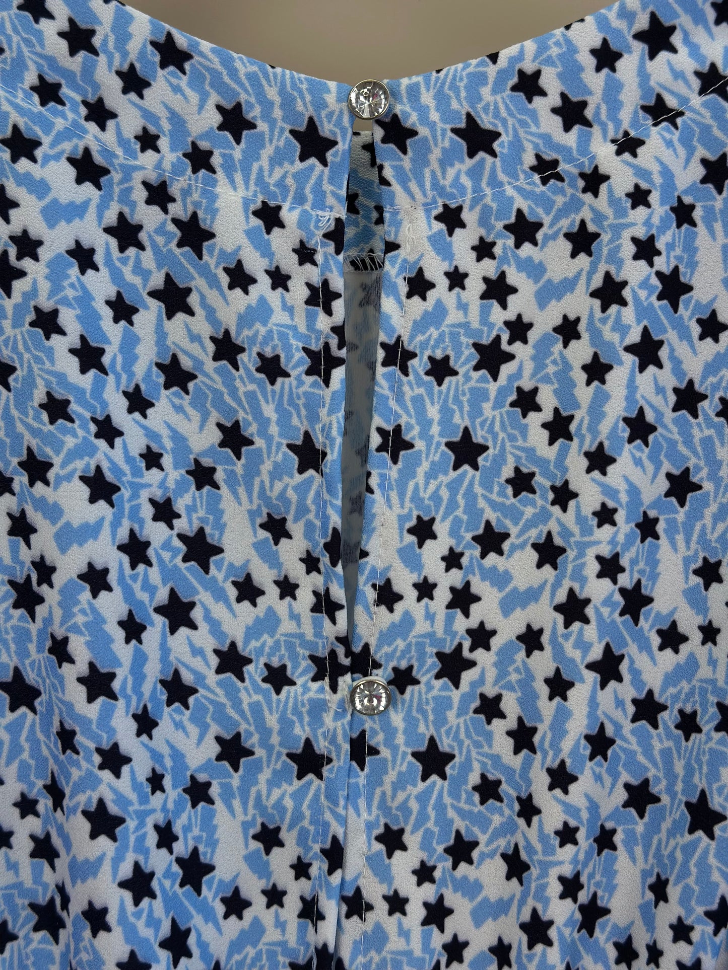Vestido Teen Crepe Babados Estrelinhas Azul Claro - Two In