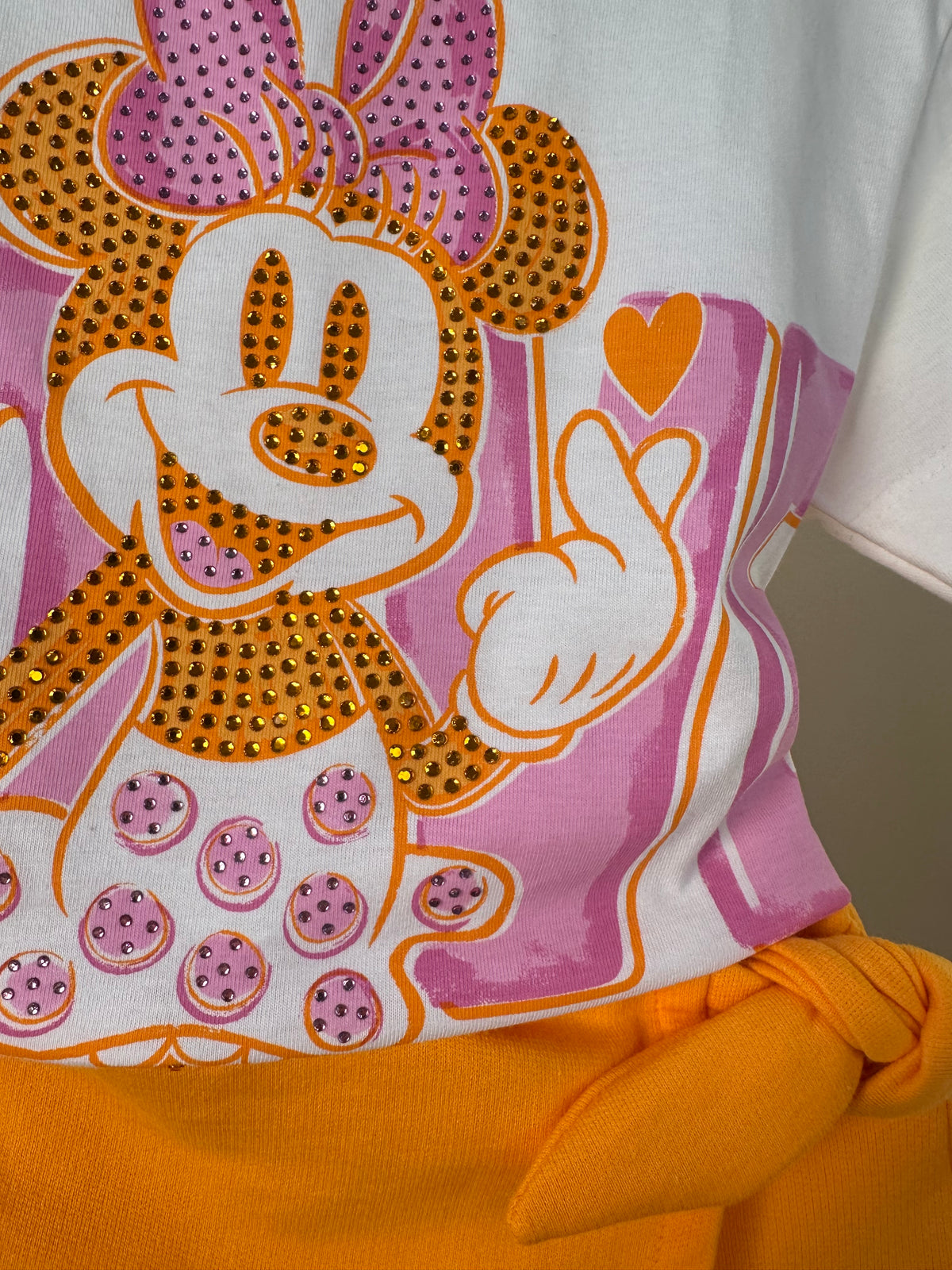 Conjunto Infantil Blusa Minnie Love e Shorts Saia Laranja Com Sobreposição - Animê