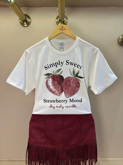 Conjunto Teen Camiseta Oversized Simply Sweet Strass e Saia Suede Franjas Vermelha - Two In