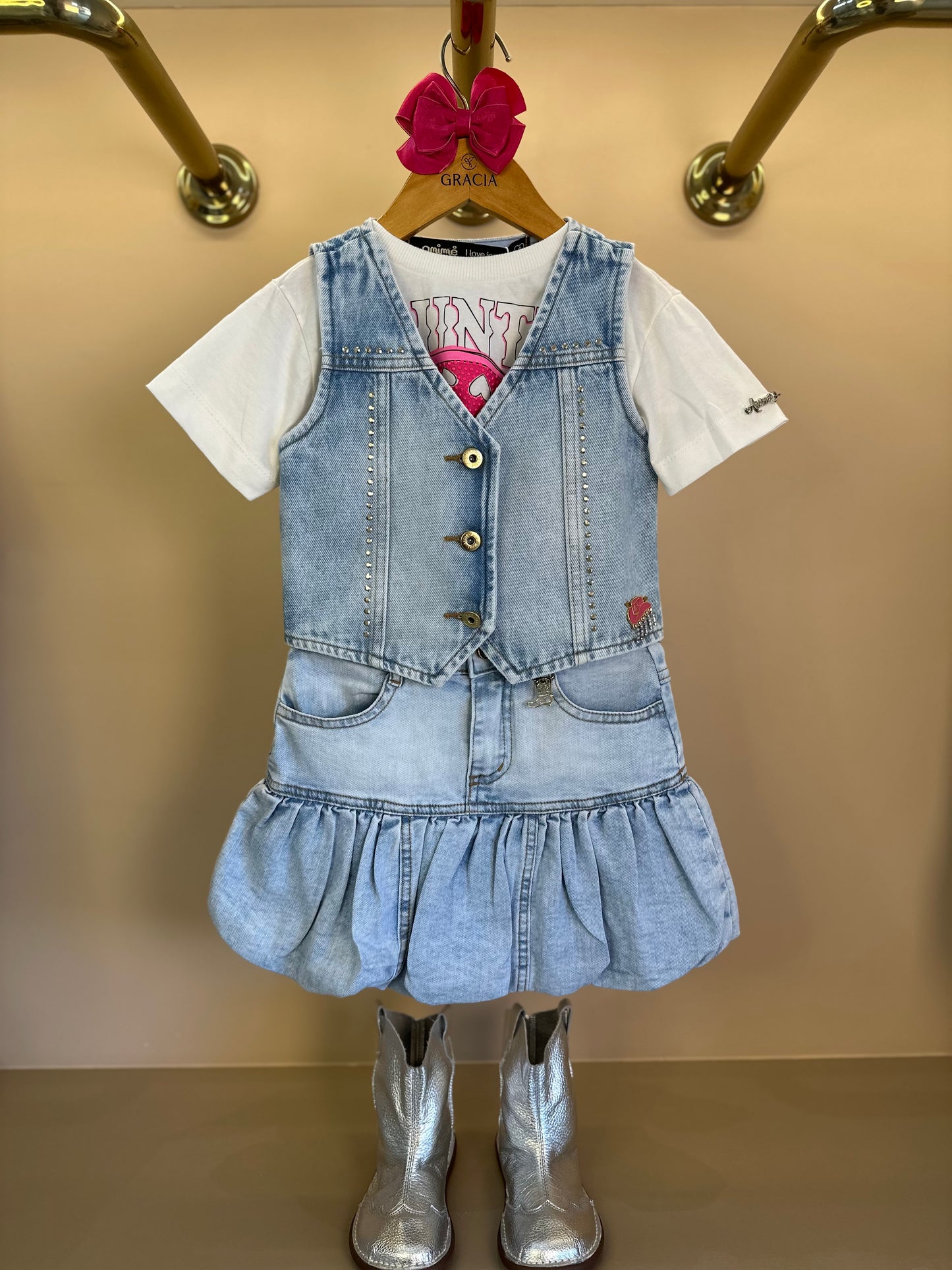 Conjunto Infantil Jeans Blusa Country, Colete Bota e Saia Balonê - Animê