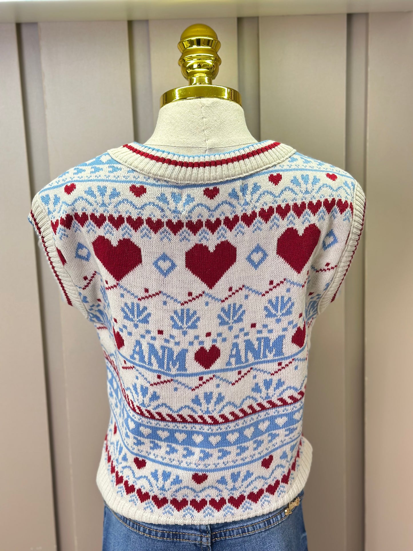 Conjunto Infantil Conceito Colete Tricot Corações e Calça Jeans Bolsos Bordados - Animê