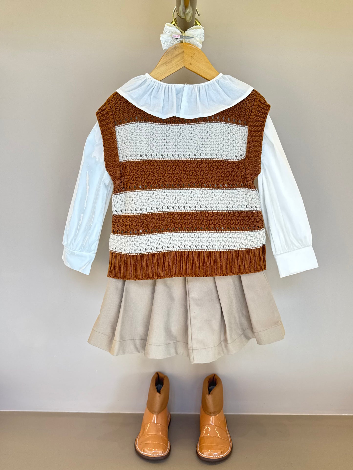 Conjunto Infantil Camisa Gola Babado e Tricot Iconic com Saia Sarja Pregas - Animê
